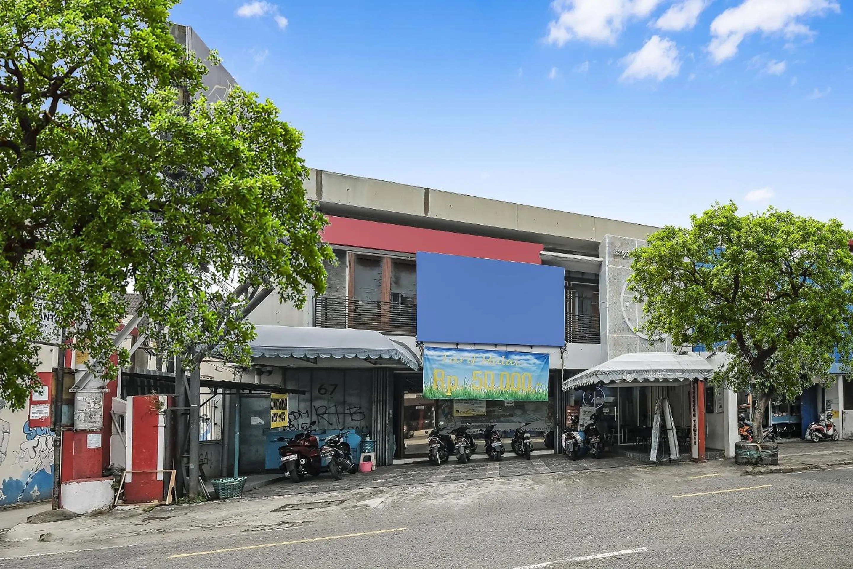 Facade/entrance in OYO 90910 Pondok Tamsis