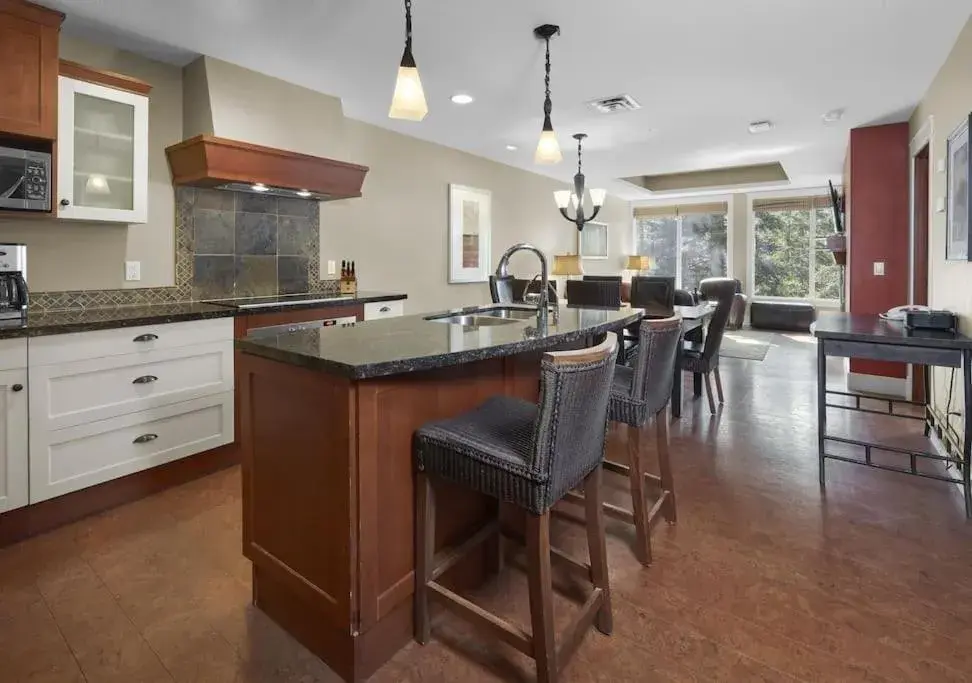 Star Suite -Luxurious condo with 3 fireplaces, and open Pool! Star Suite -Luxurious condo with 3 fireplaces, and open Pool!