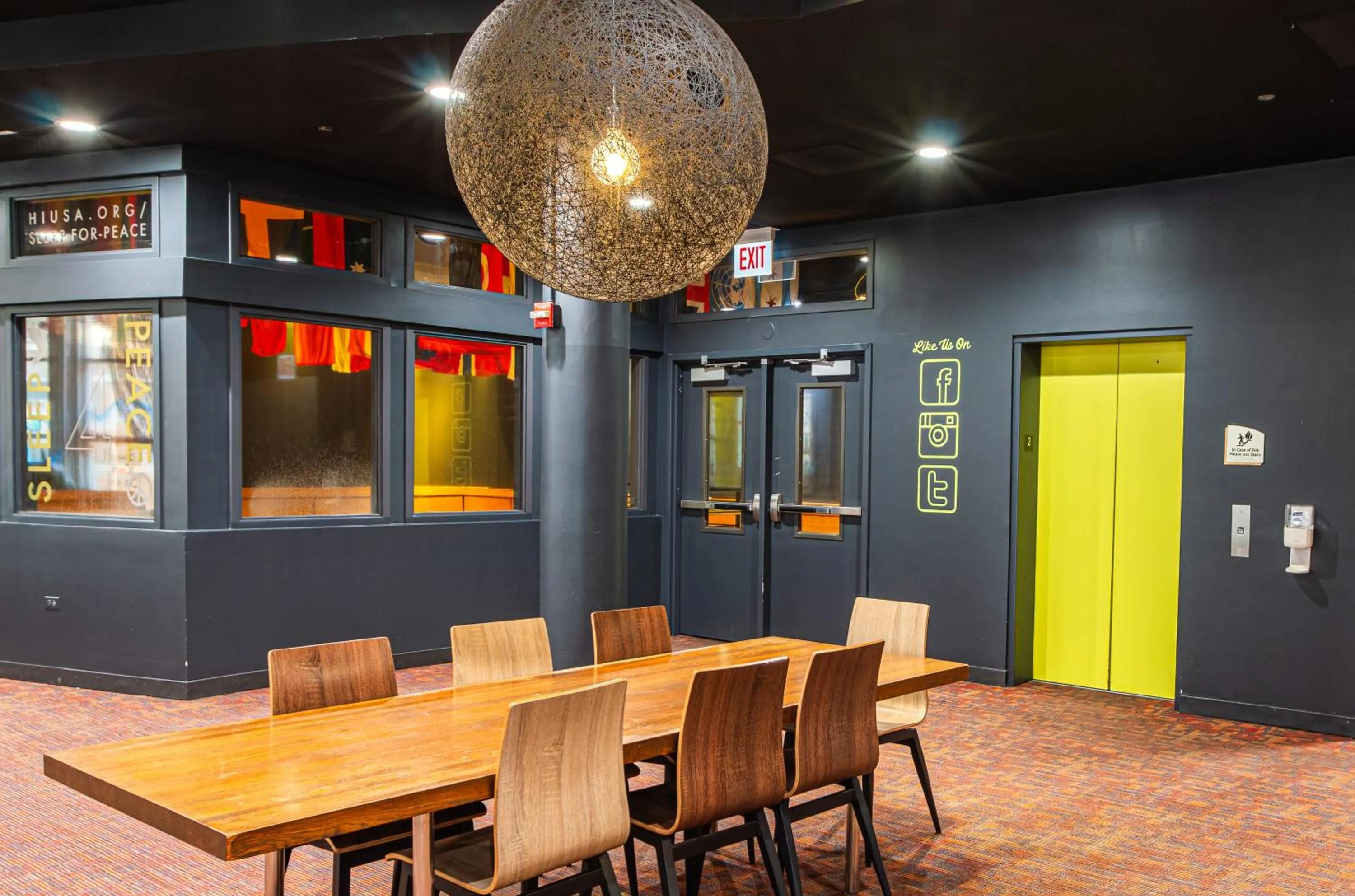 Seating area in HI Chicago Hostel