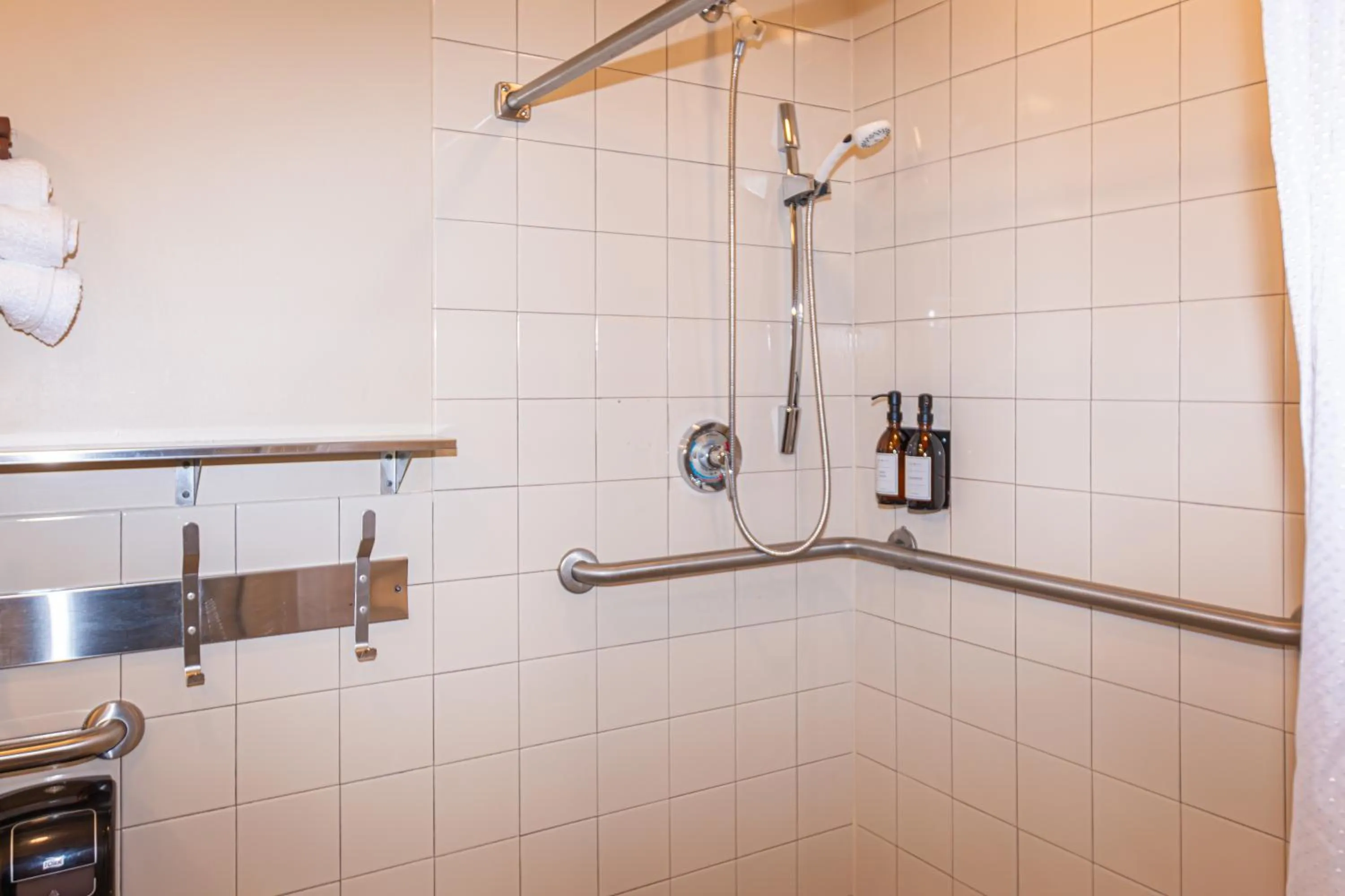 Shower in HI Chicago Hostel