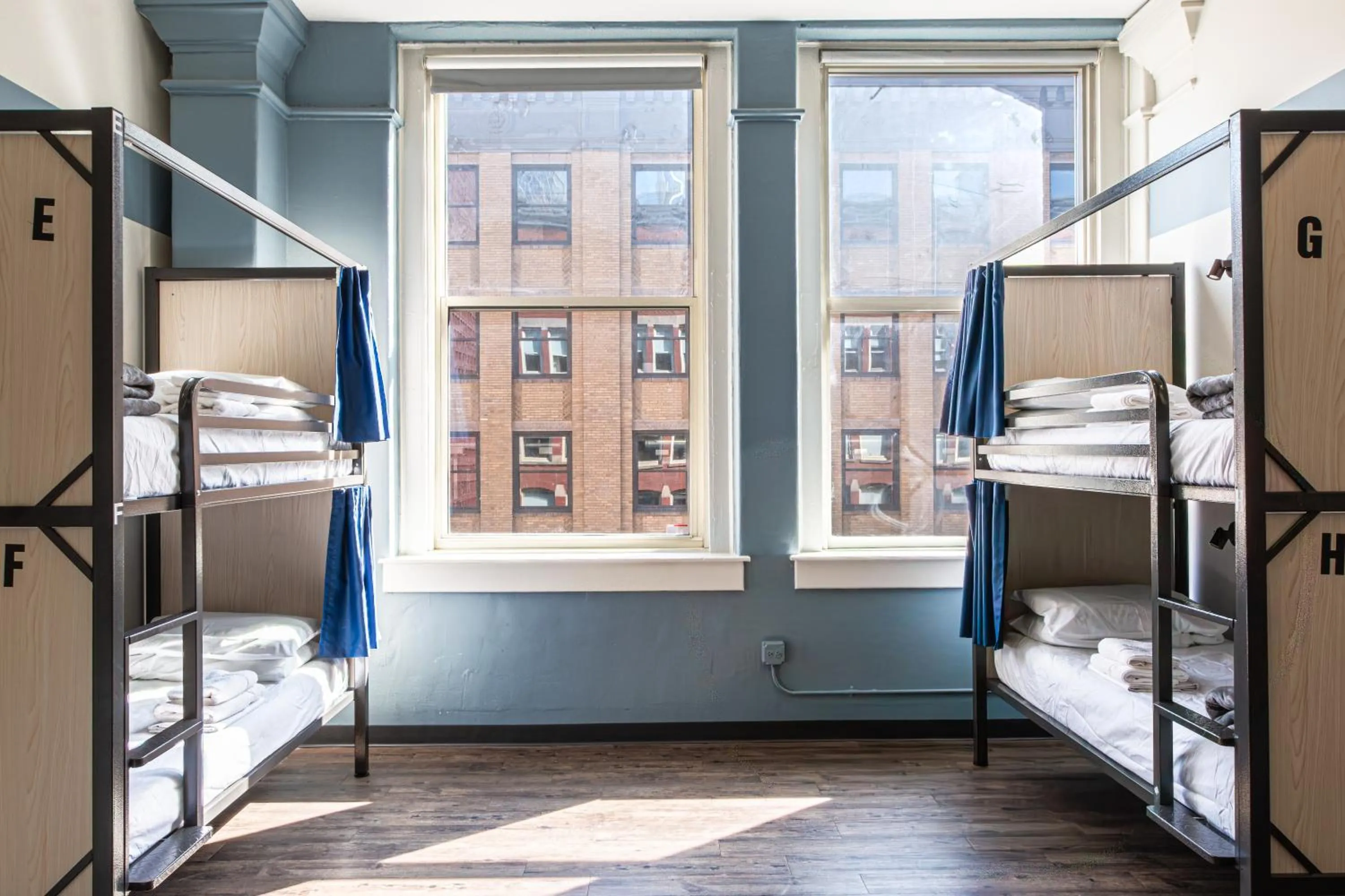 Bedroom, Bed in HI Chicago Hostel