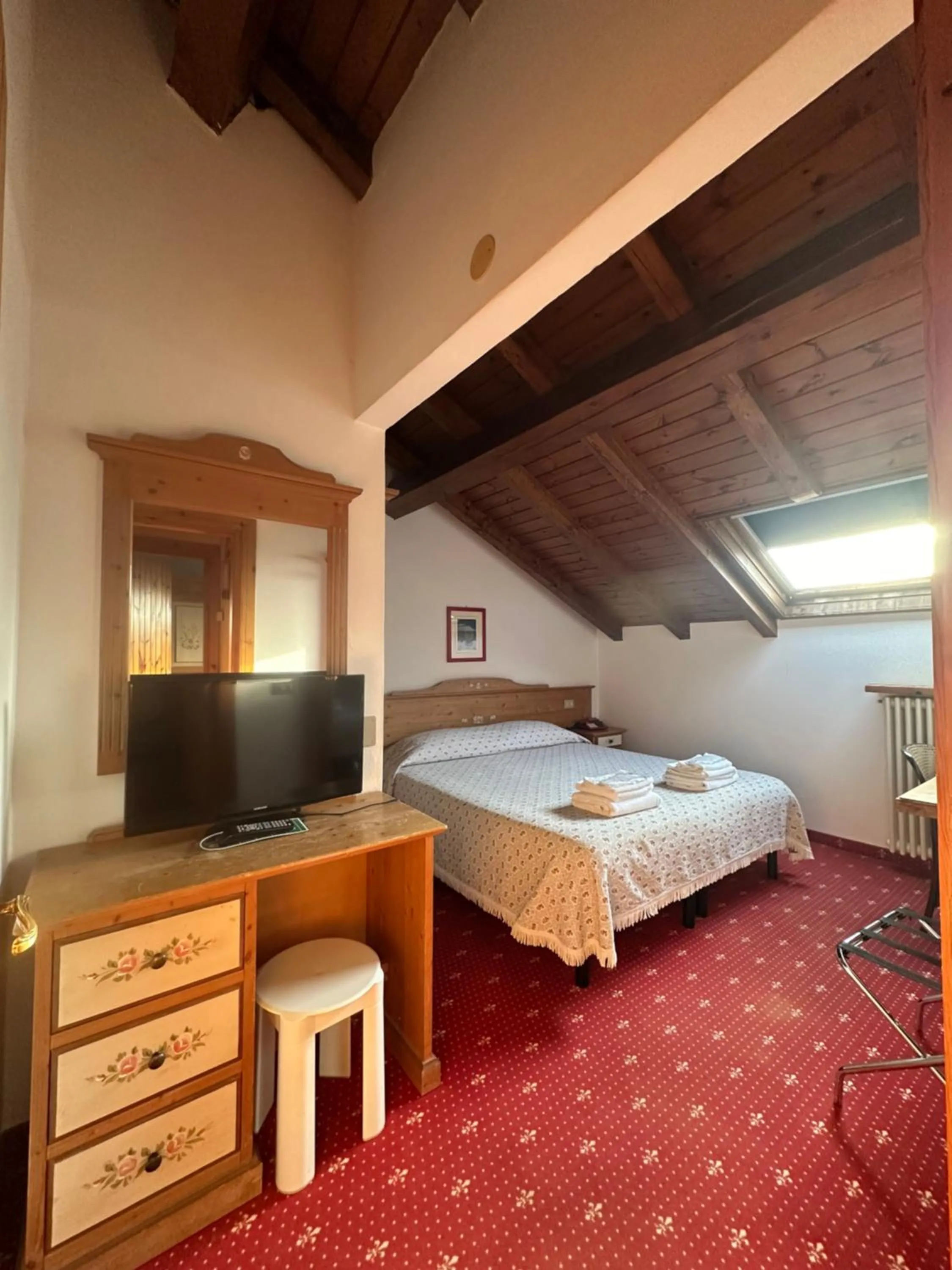 Bed in Hotel Alpi - Foza