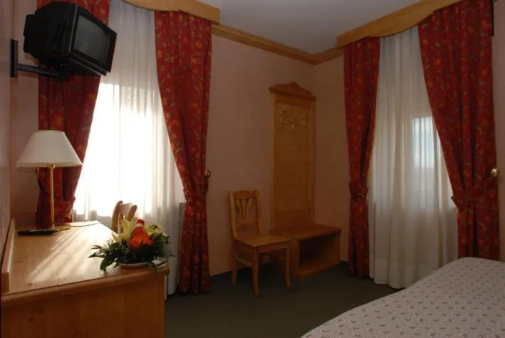 Photo of the whole room, Bed in Hotel Alpi - Foza