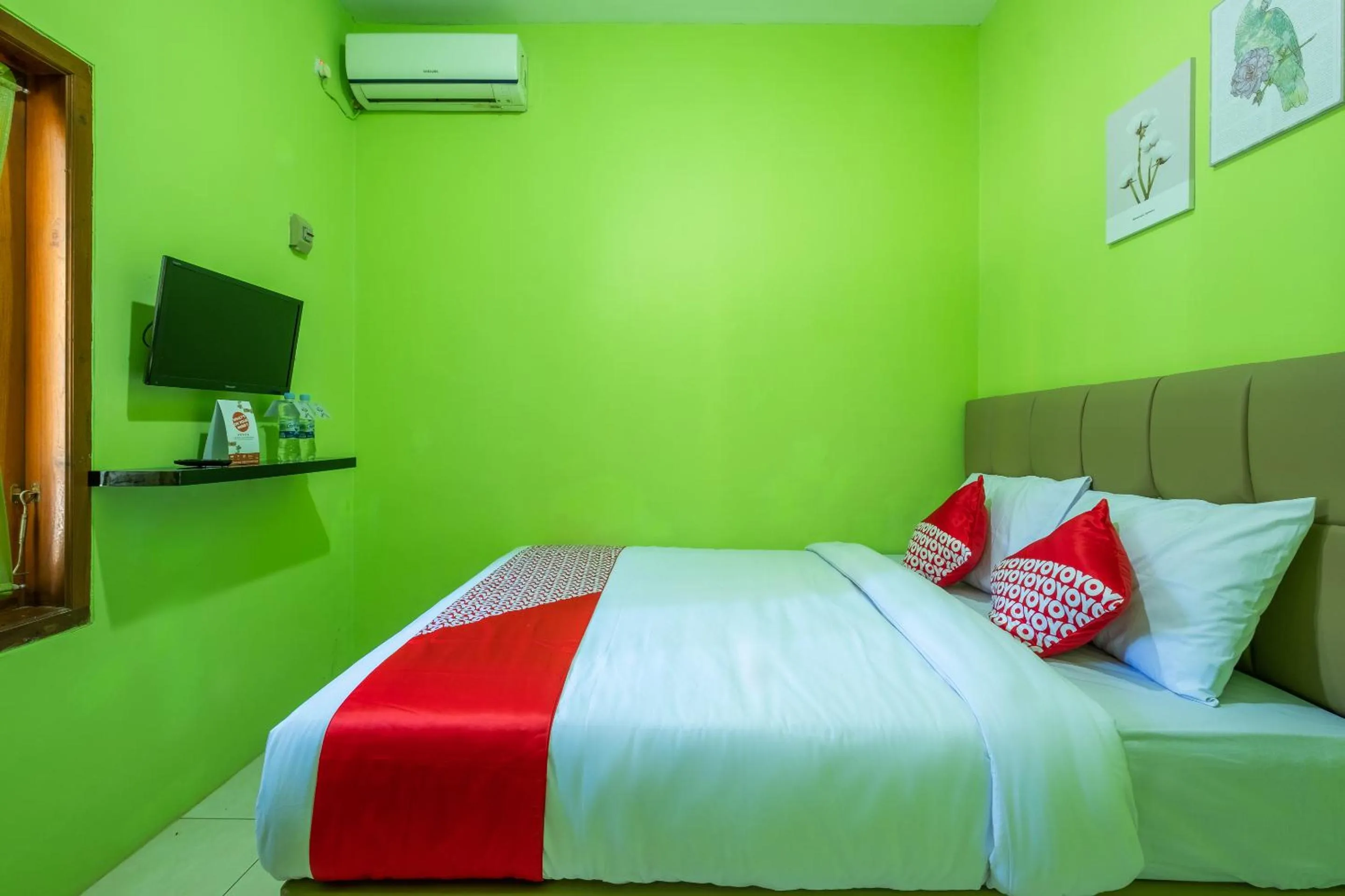 Bedroom in OYO 1399 Cemara Residence Syariah