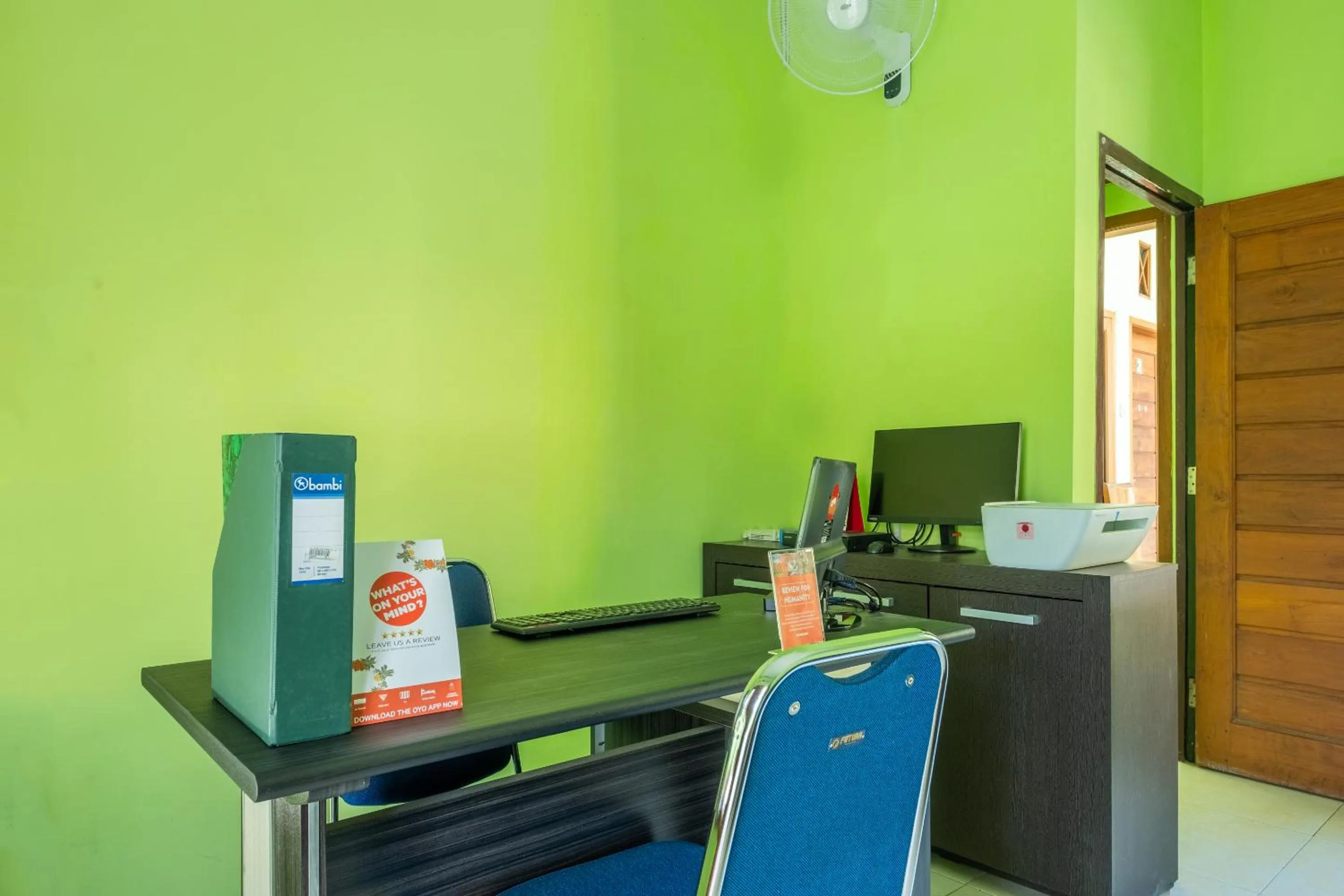 Lobby or reception in OYO 1399 Cemara Residence Syariah