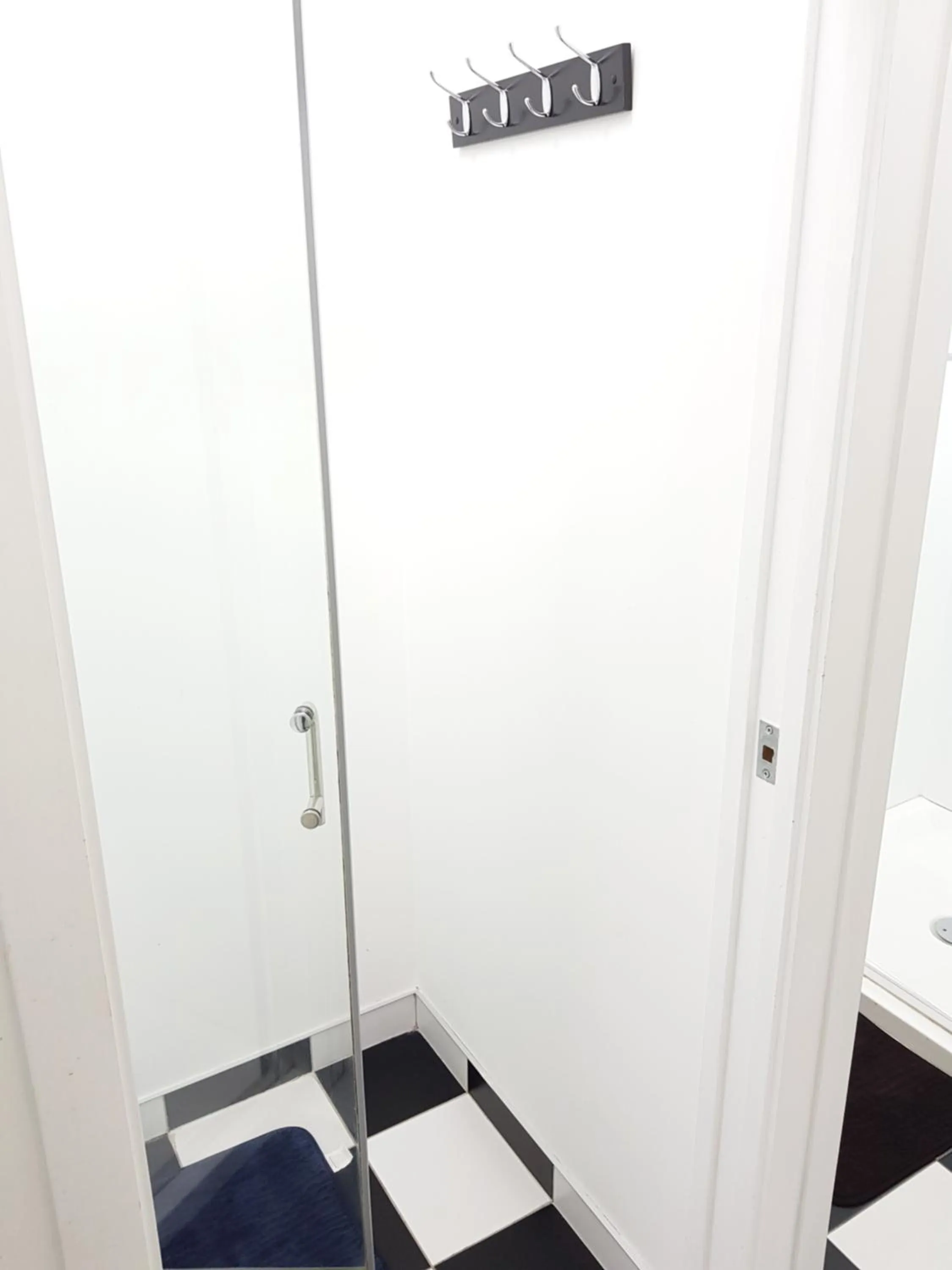 Bathroom in HIT Hostel