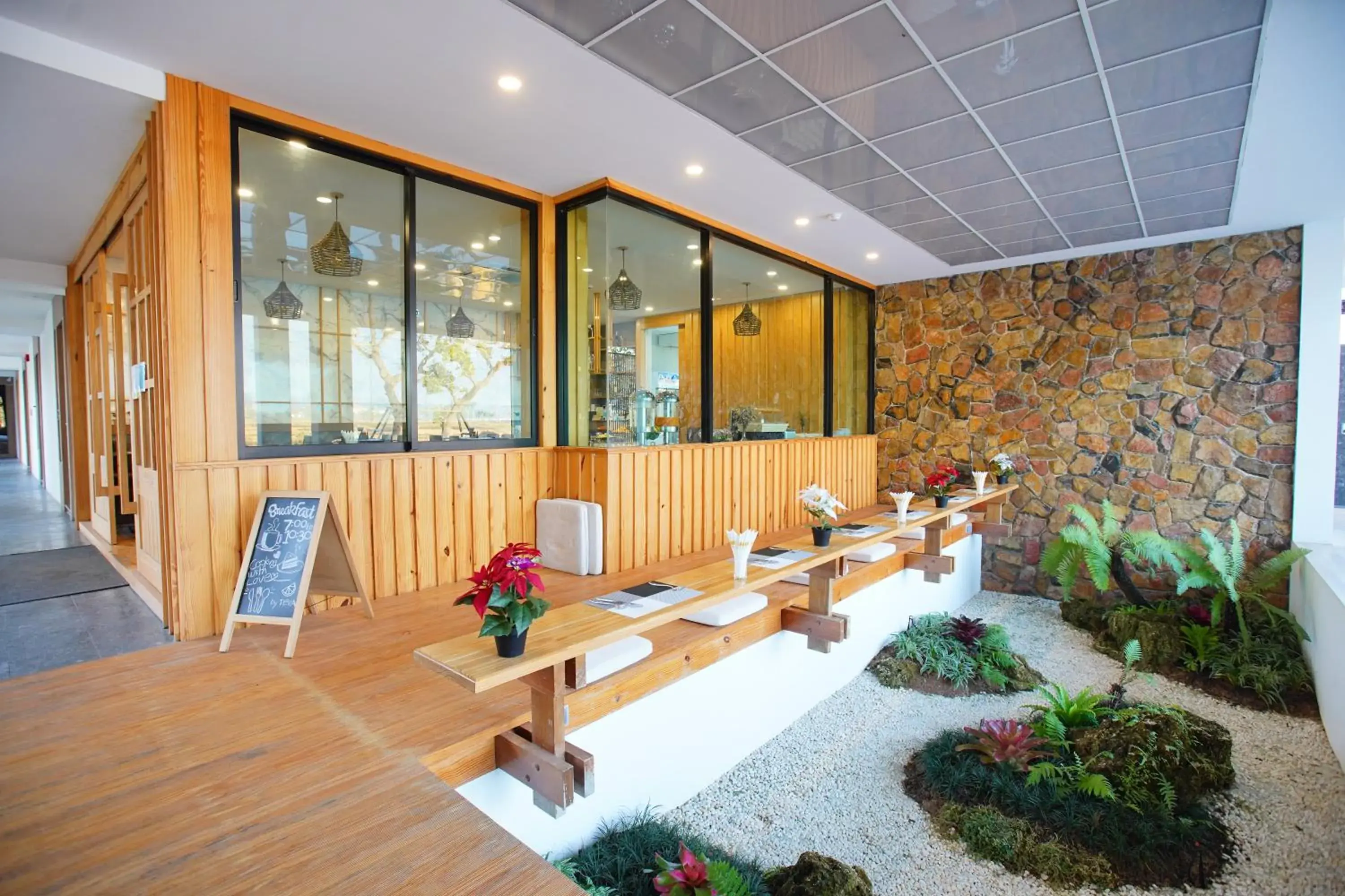 Restaurant/places to eat in TEVA Valley Resort Restaurant/places to eat in TEVA Valley Resort