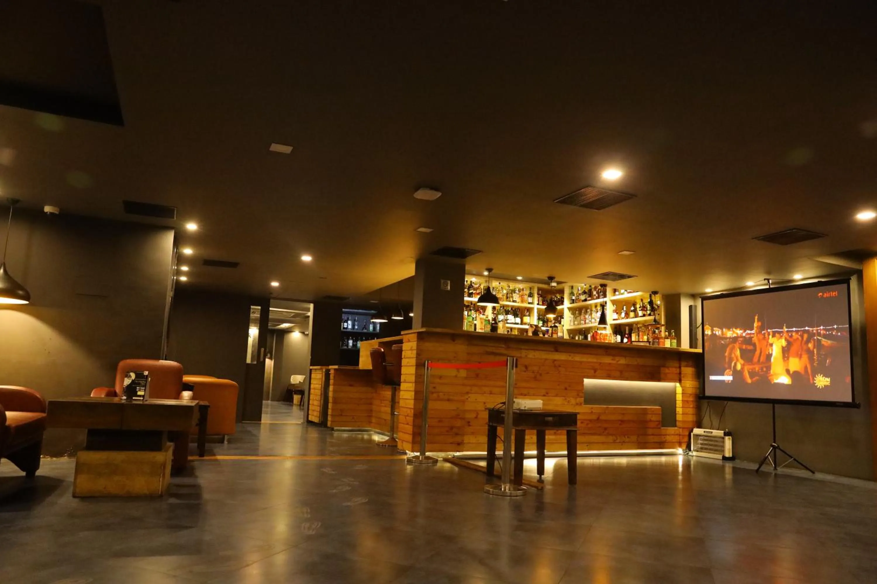 Lounge or bar in Kfour Apartment & Hotels Private Limited