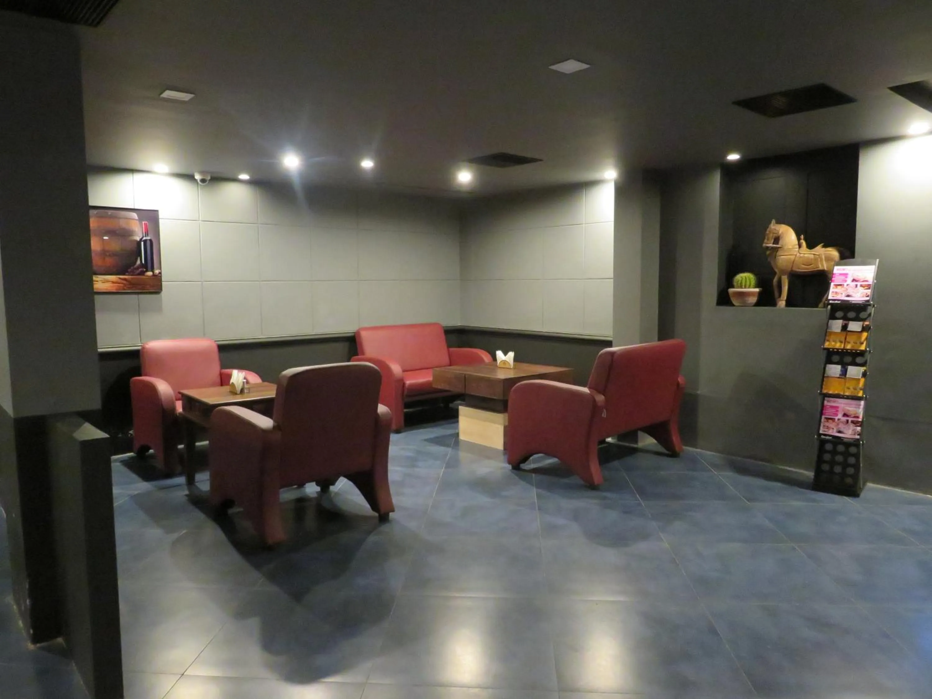 Lounge or bar in Kfour Apartment & Hotels Private Limited