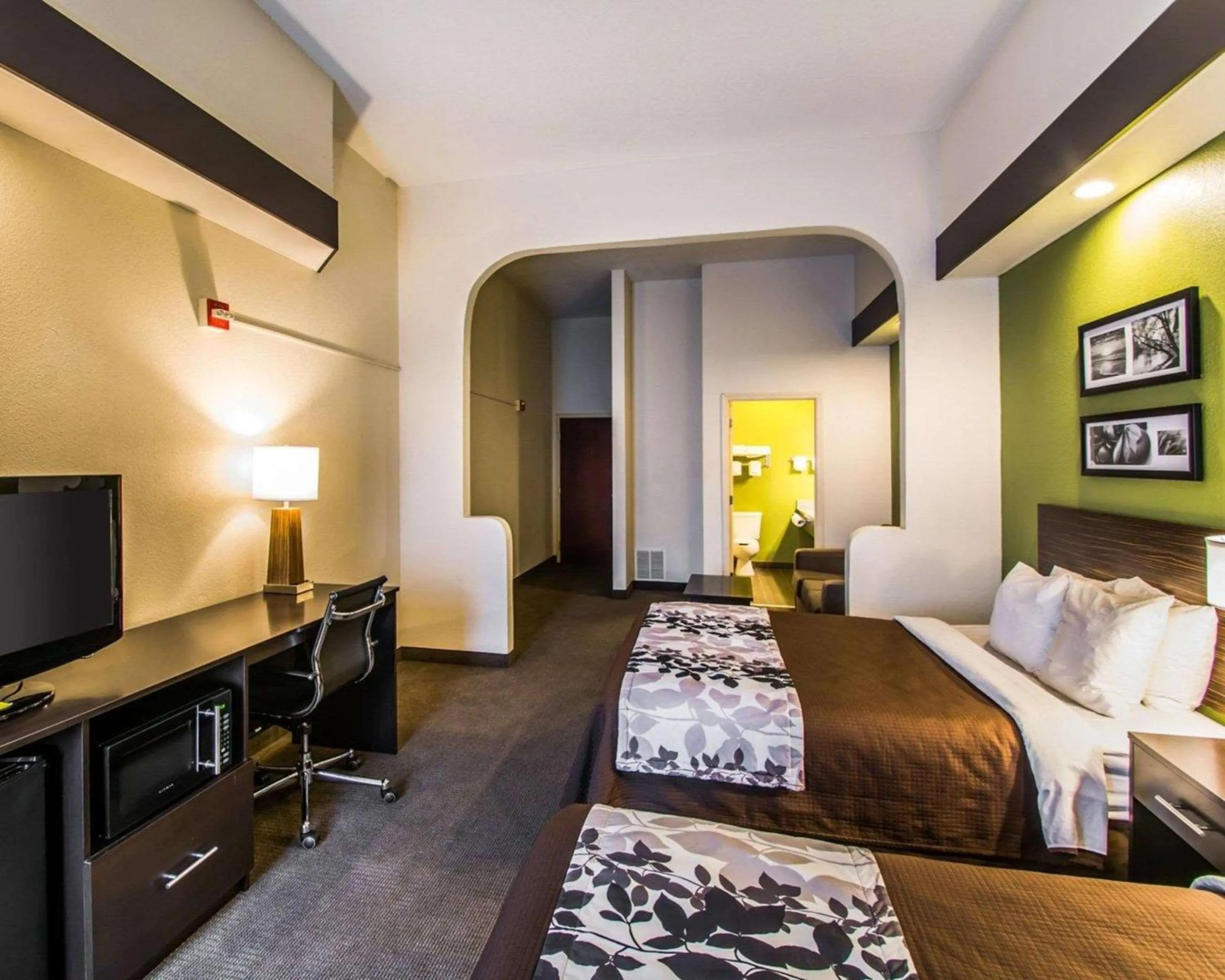 Photo of the whole room in Sleep Inn & Suites Orlando International Airport