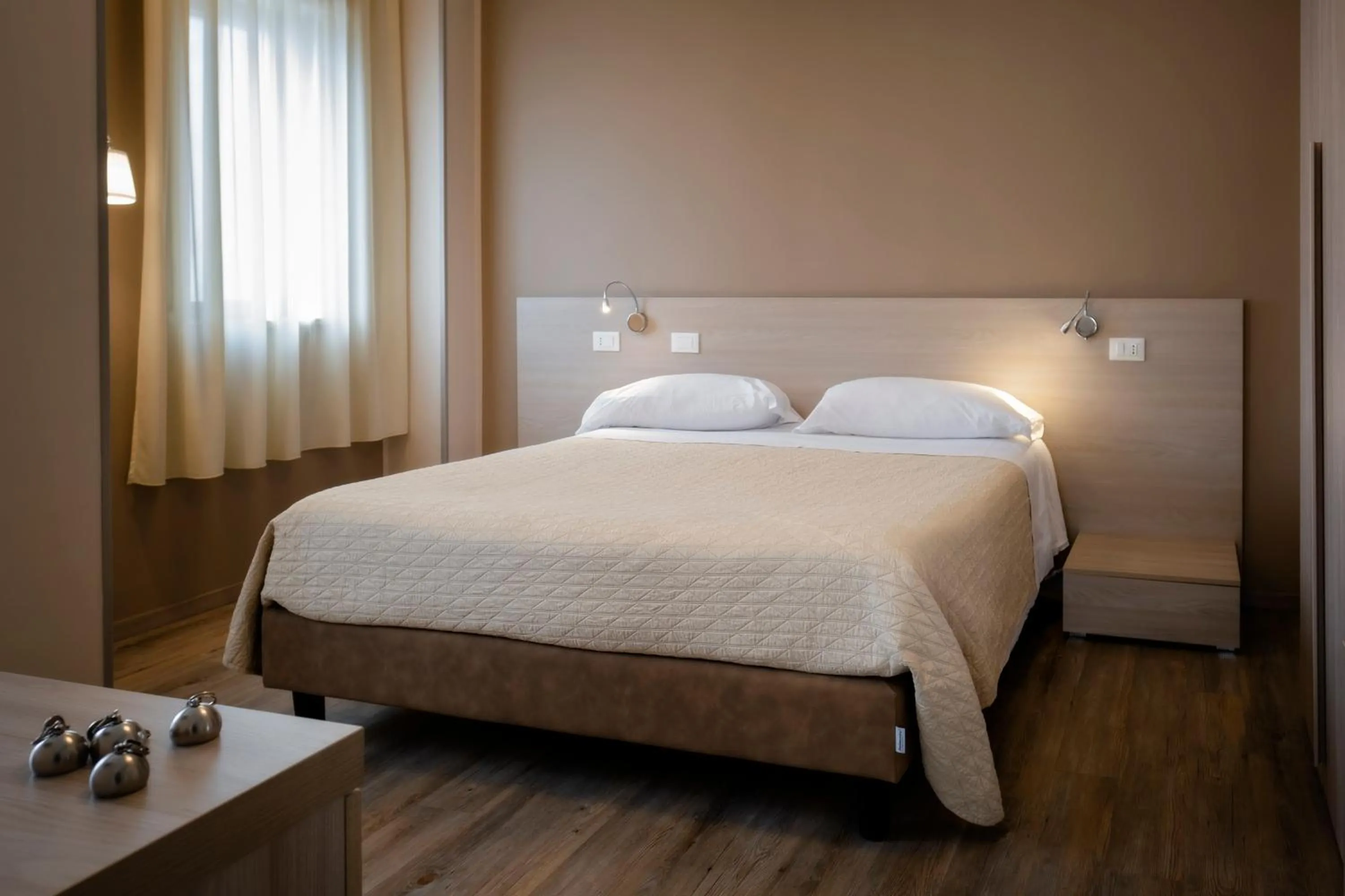 Photo of the whole room, Bed in Magic Hotel