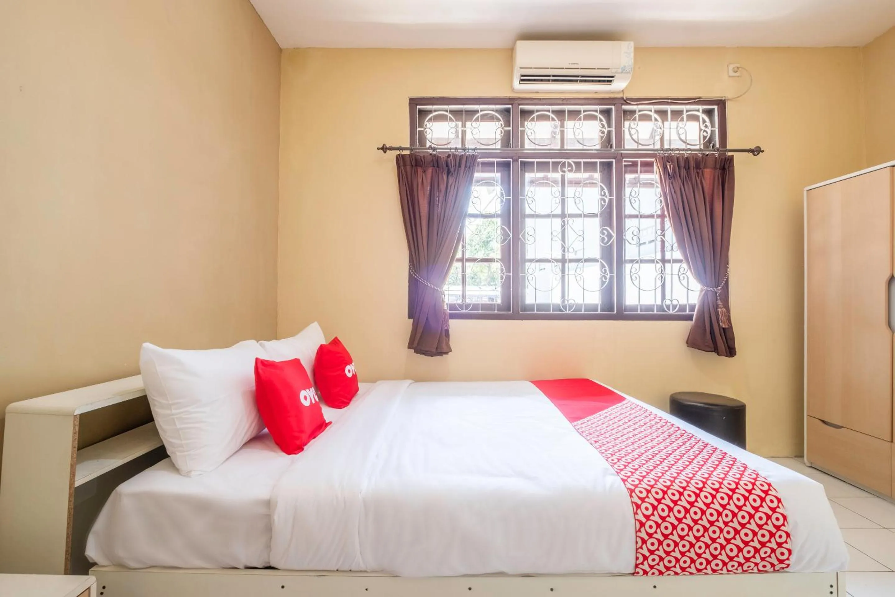 Standard Double Room in Super OYO 1568 Stasiun Ka Cirebon Guest House