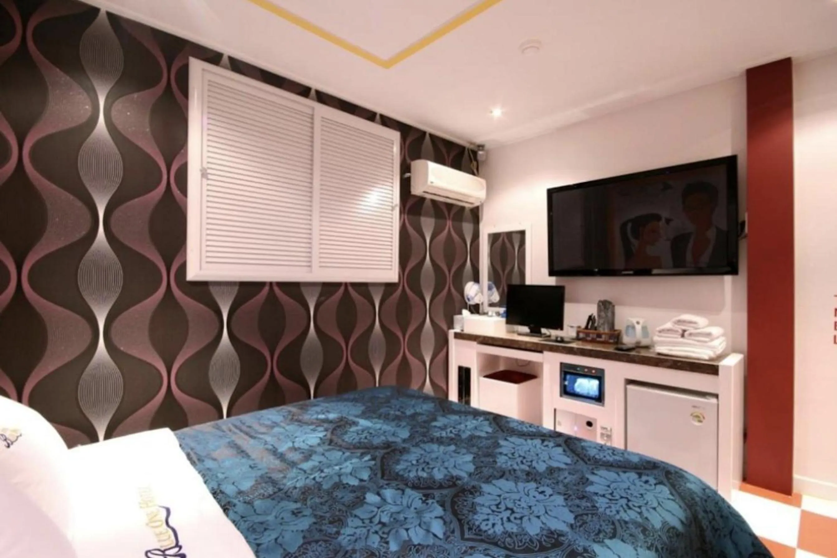 Bed in Jeonju Blue One