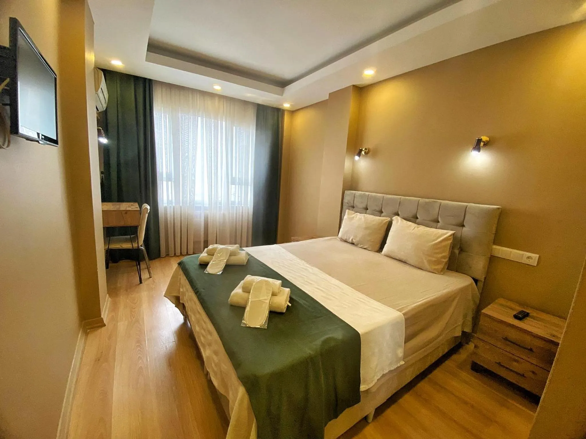 TV and multimedia, Bed in Ulubat Castle Hotel