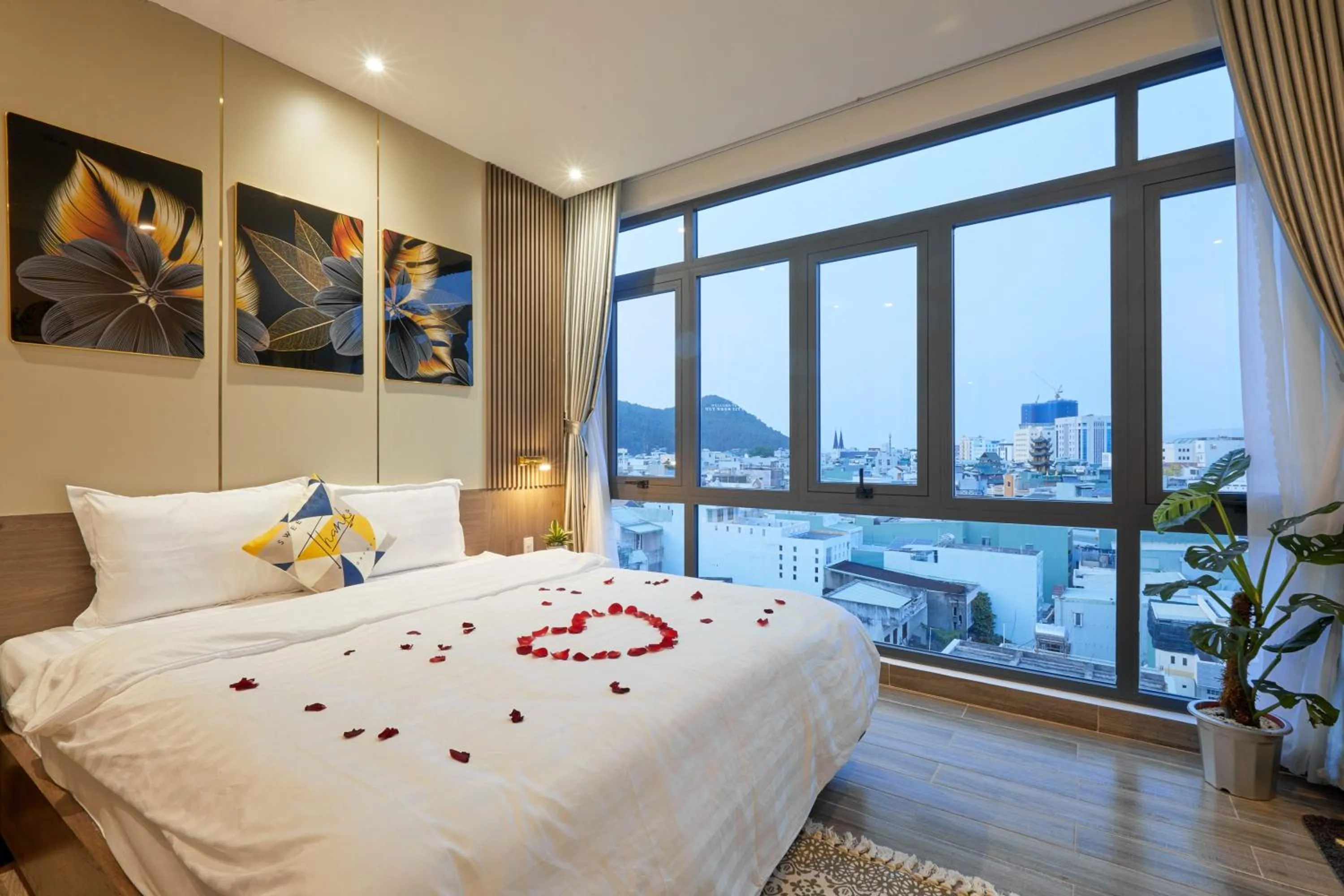 Bed in Lux Quy Nhon Homestay