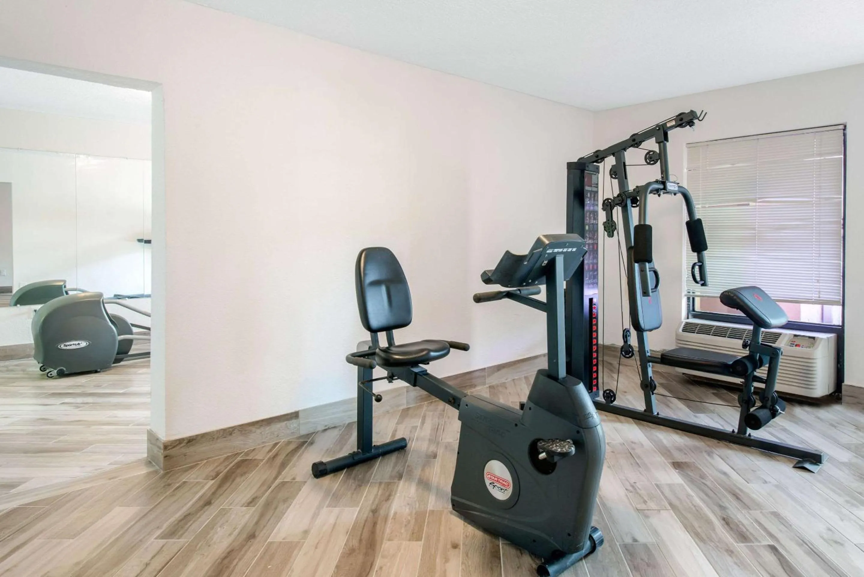 Fitness centre/facilities in Clarion Inn & Suites Kissimmee-Lake Buena Vista South