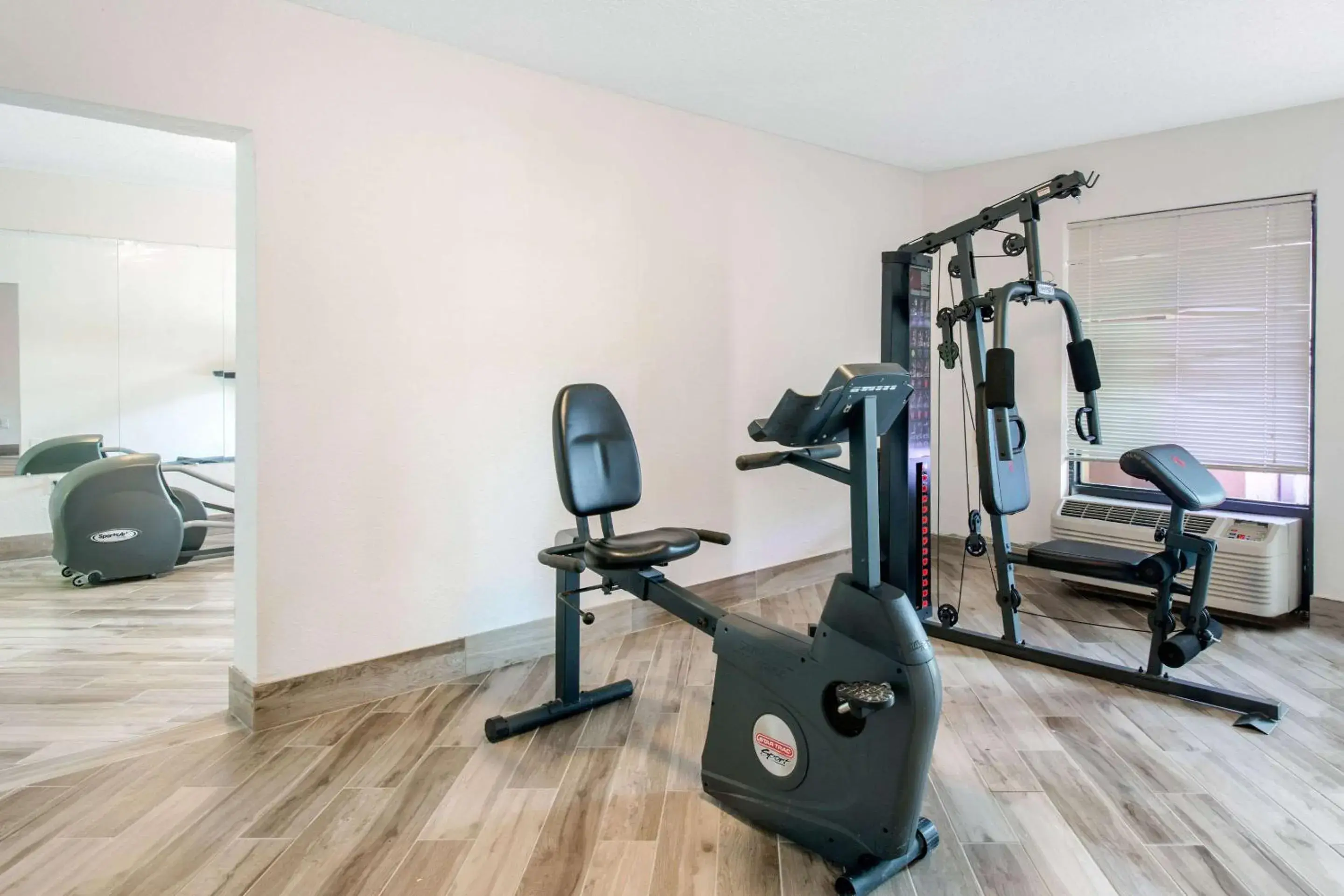 Fitness centre/facilities, Fitness Center/Facilities in Clarion Inn & Suites Kissimmee-Lake Buena Vista South