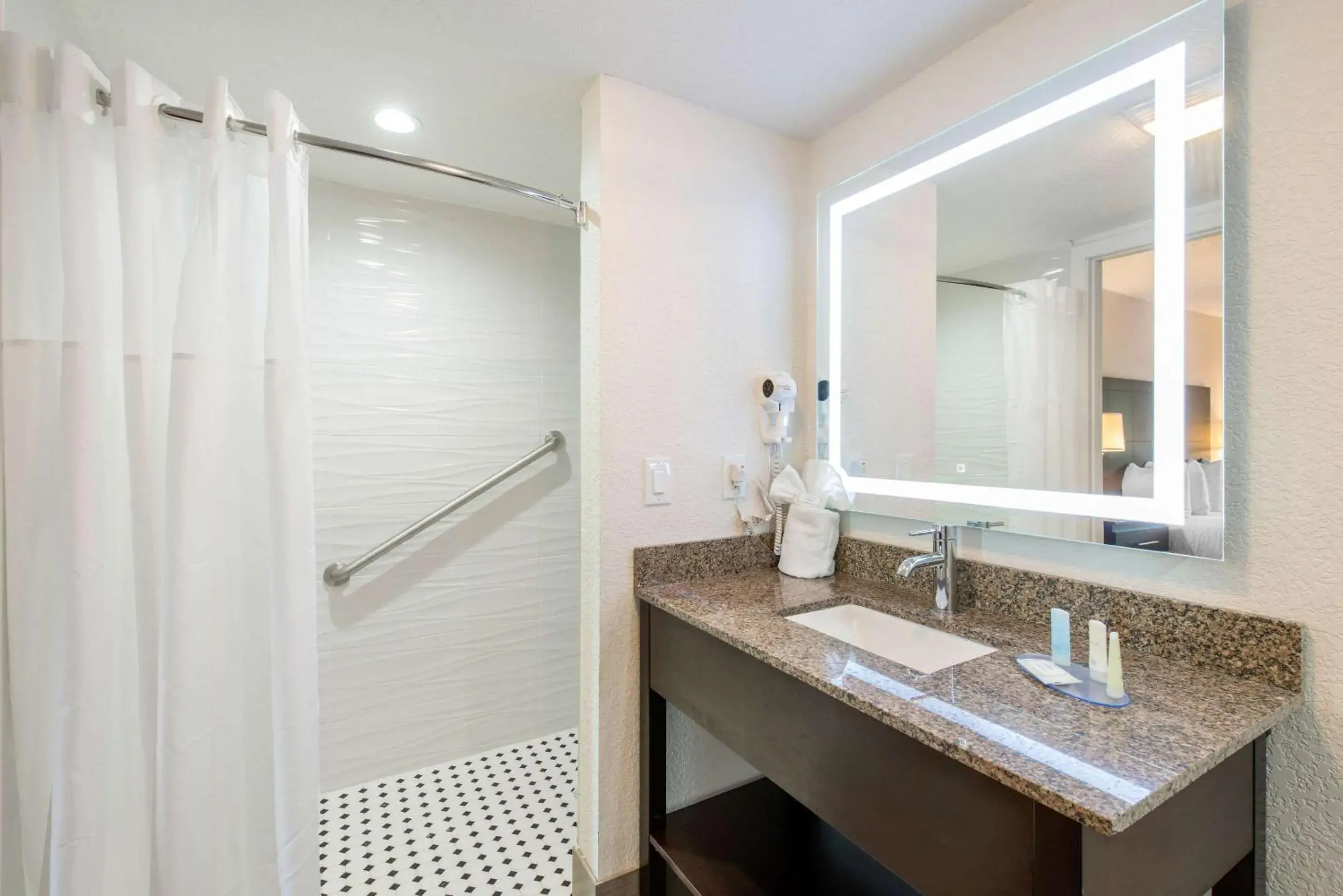 Bathroom in Clarion Inn & Suites Kissimmee-Lake Buena Vista South