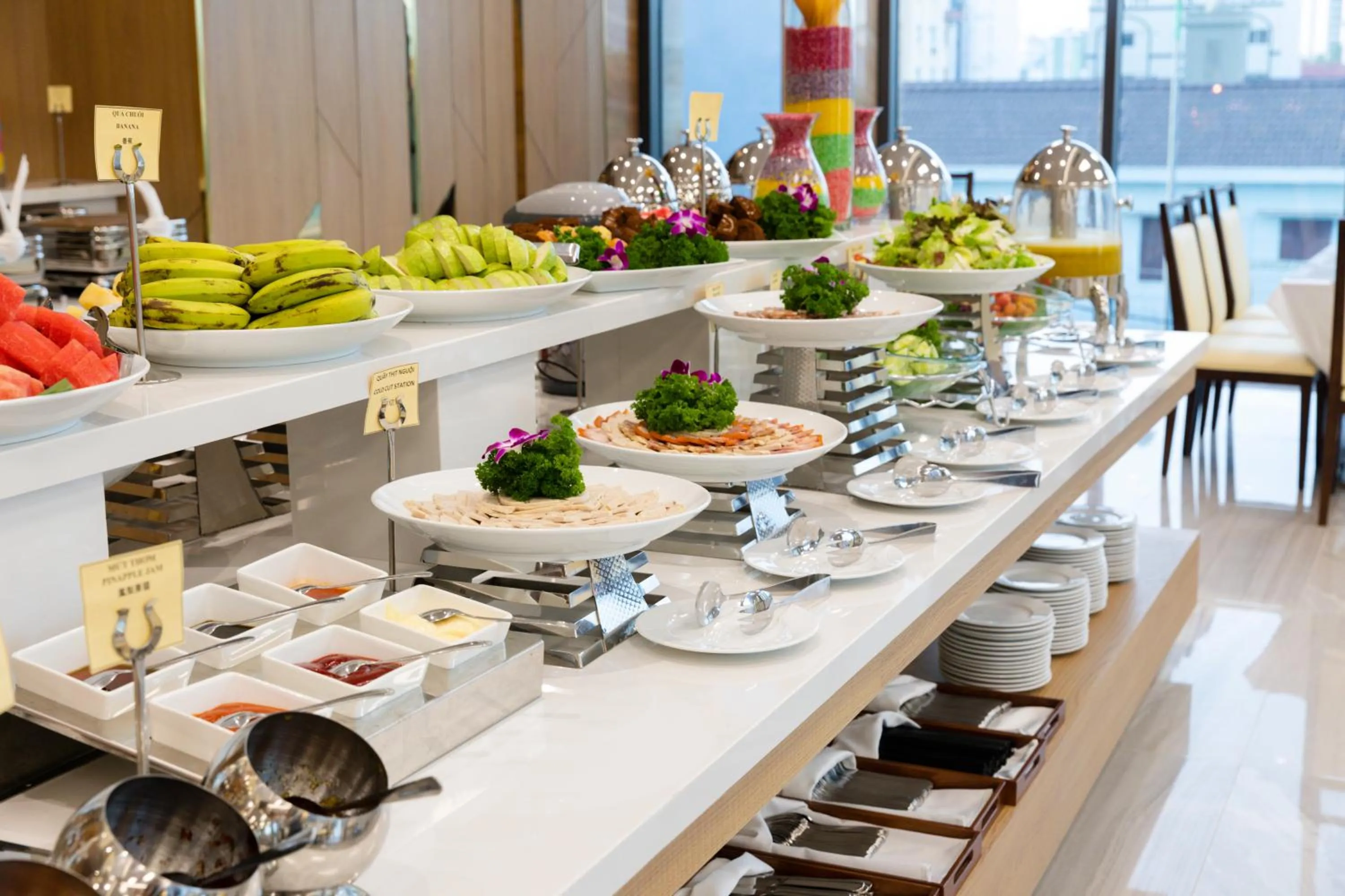 Restaurant/places to eat in Senia Hotel Nha Trang