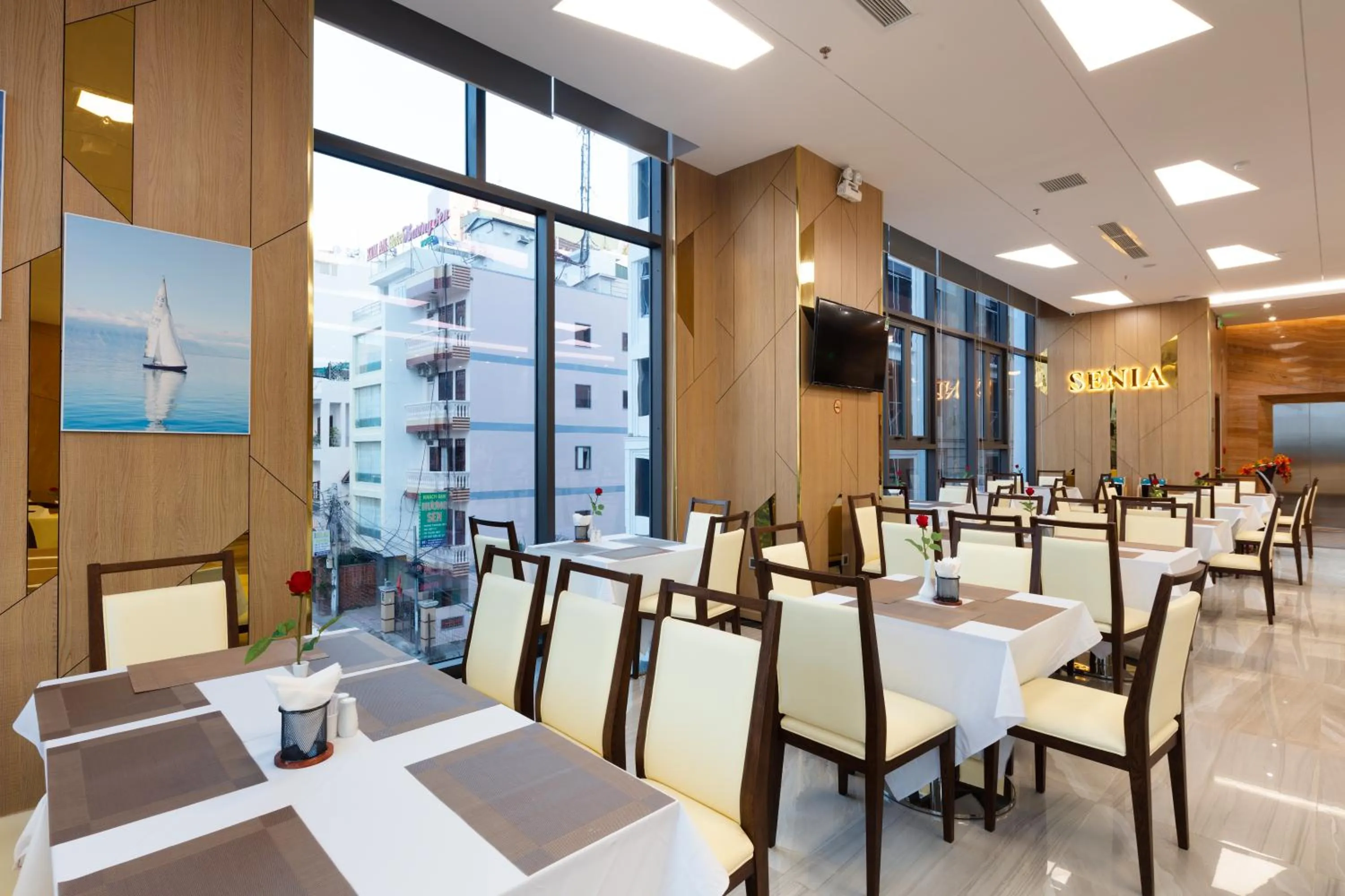 Restaurant/places to eat in Senia Hotel Nha Trang