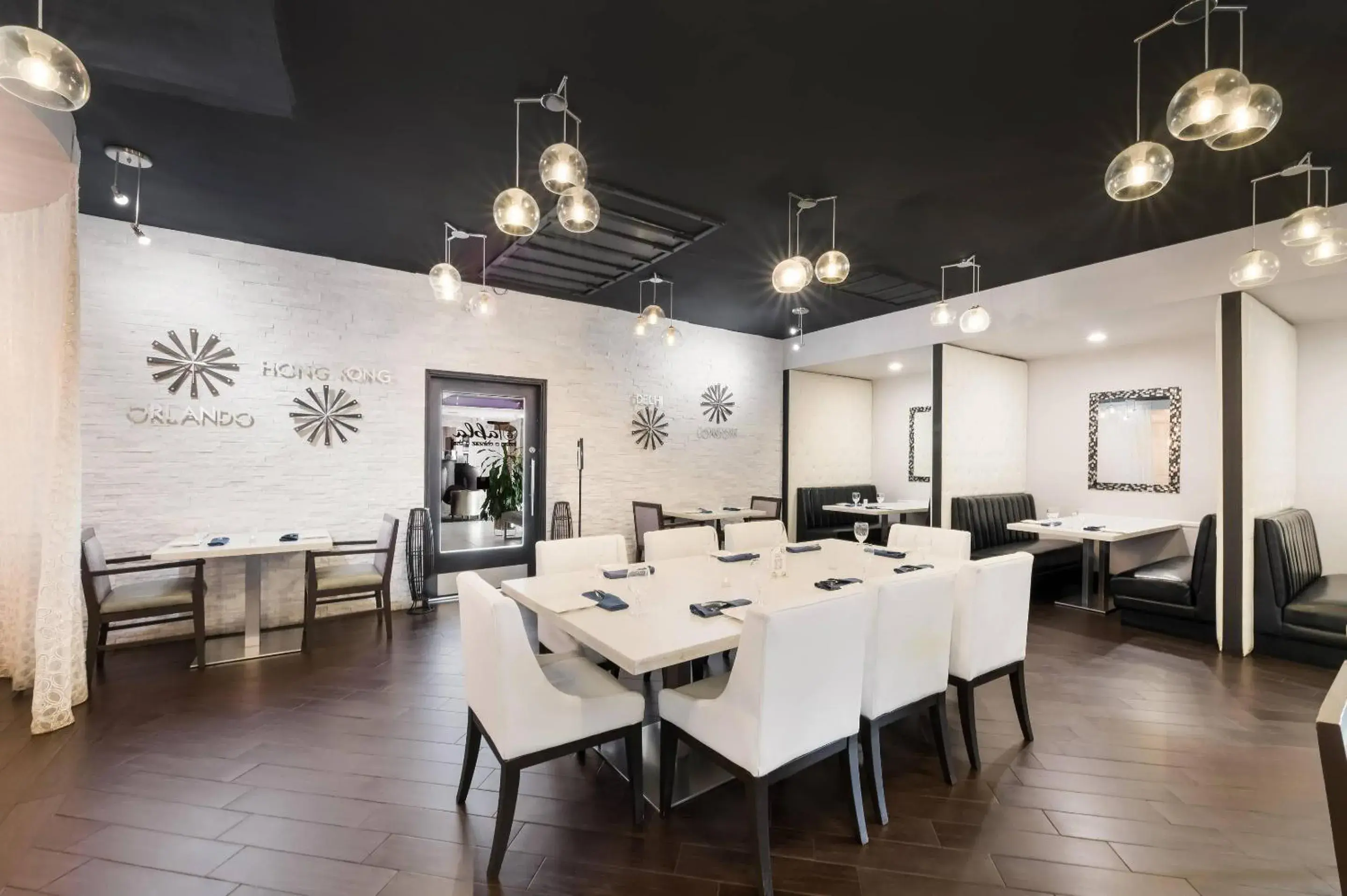 Restaurant/places to eat in Clarion Inn & Suites Across From Universal Orlando Resort Restaurant/places to eat in Clarion Inn & Suites Across From Universal Orlando Resort