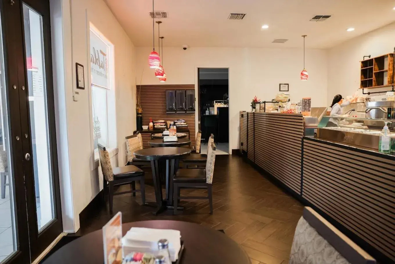 Restaurant/places to eat in Clarion Inn & Suites Across From Universal Orlando Resort Restaurant/places to eat in Clarion Inn & Suites Across From Universal Orlando Resort