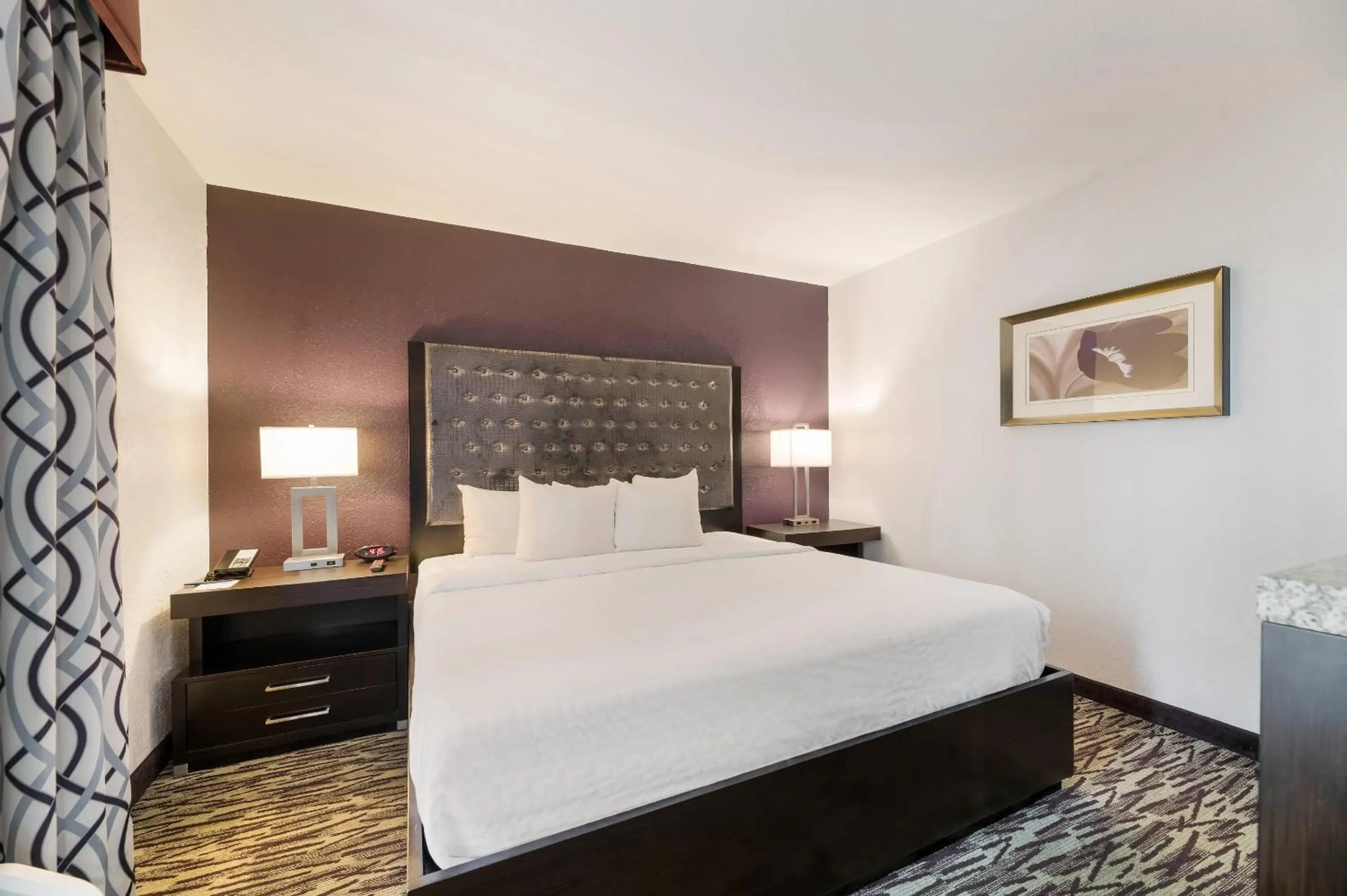 Bedroom, Bed in Clarion Inn & Suites Across From Universal Orlando Resort