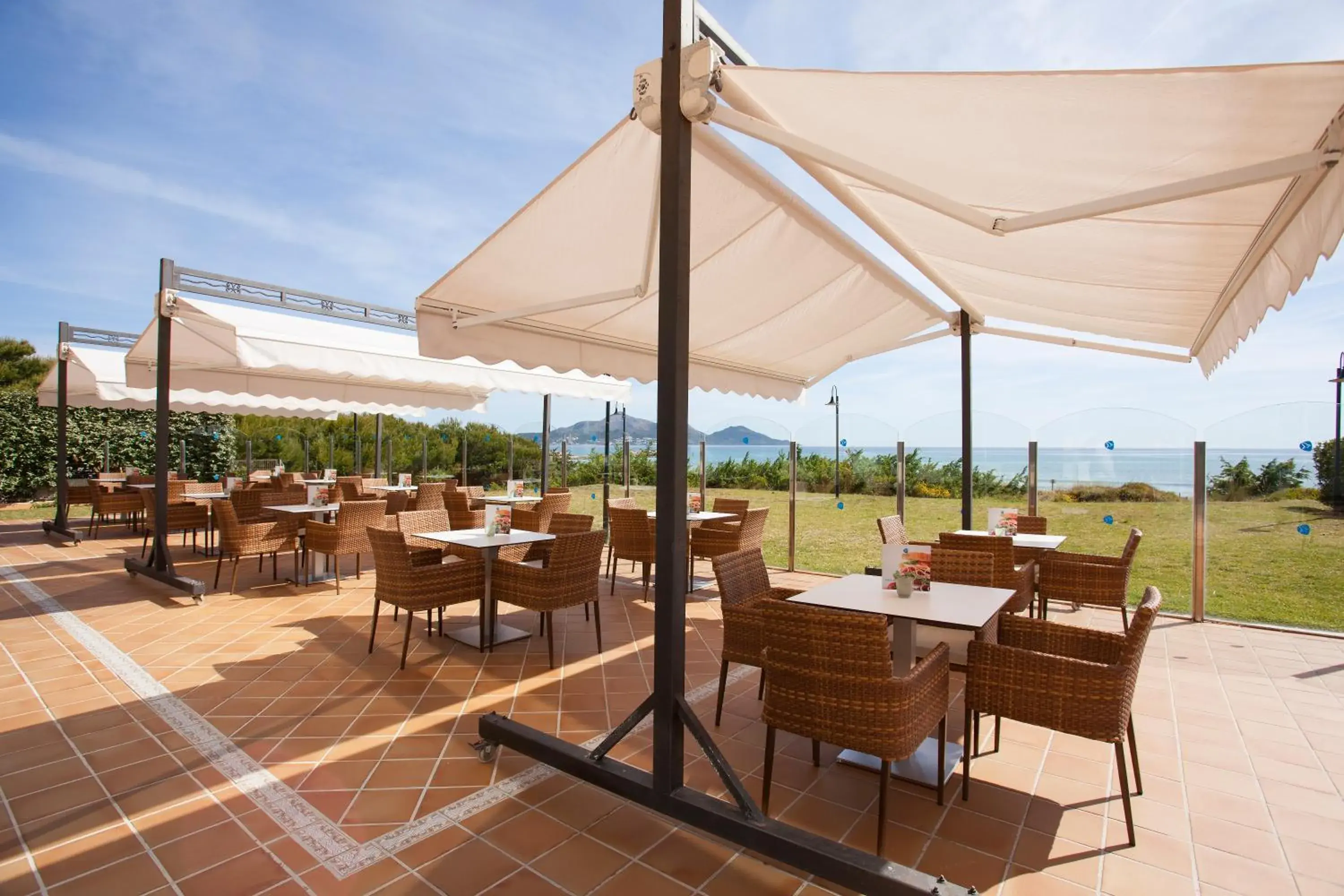 Lounge or bar in Grupotel Natura Playa Lounge or bar in Grupotel Natura Playa