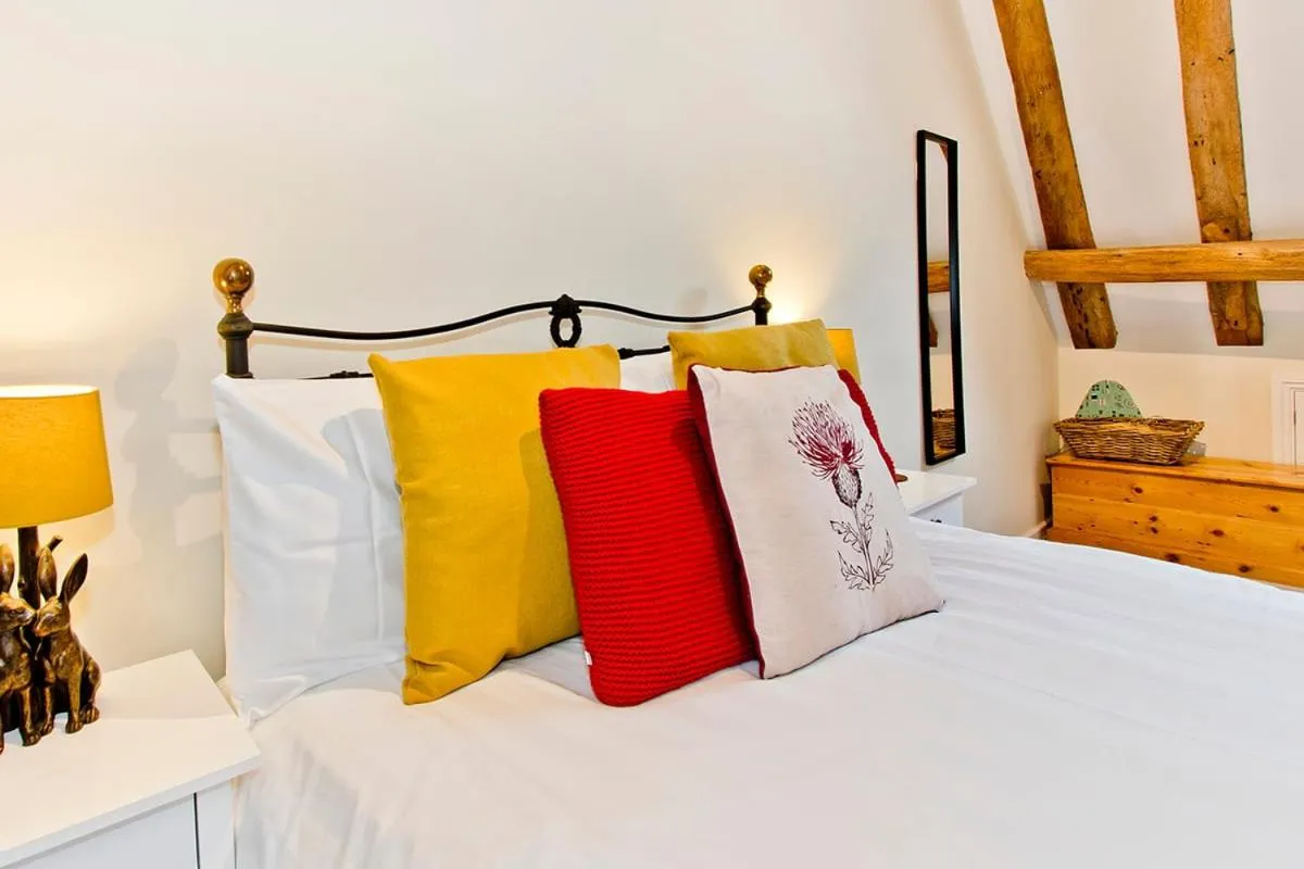 Bedroom, Bed in Abbey Nest