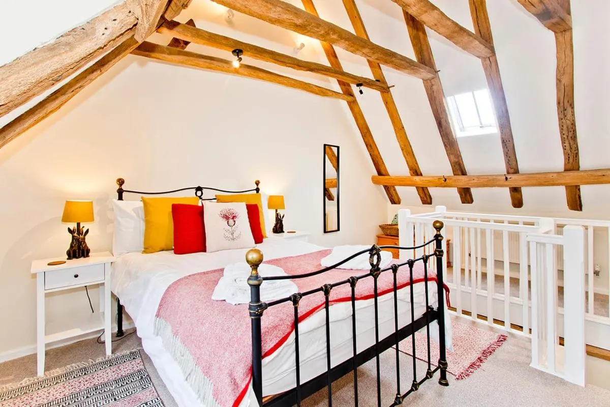 Bedroom, Bed in Abbey Nest