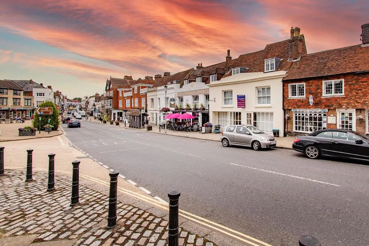 Street view in Abbey Nest