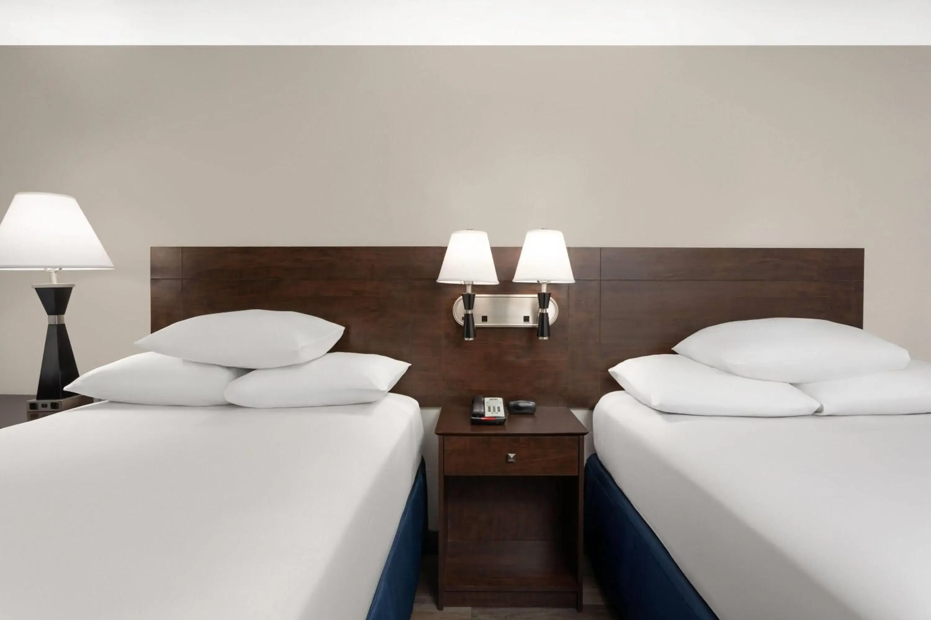 Bed in Days Inn by Wyndham Orlando Conv. Center/International Dr Bed in Days Inn by Wyndham Orlando Conv. Center/International Dr