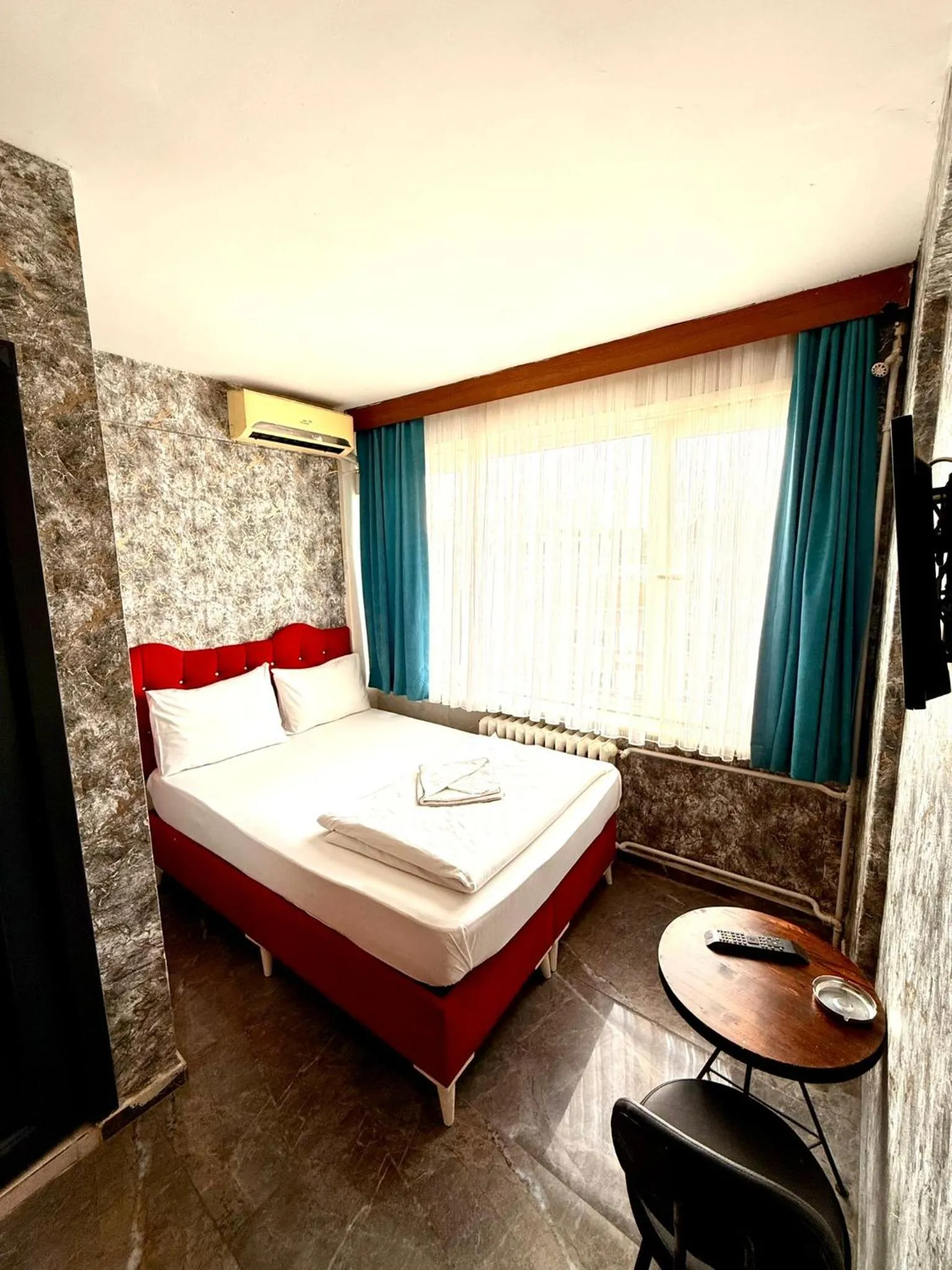 Property building, Bed in HİSAR HOTEL