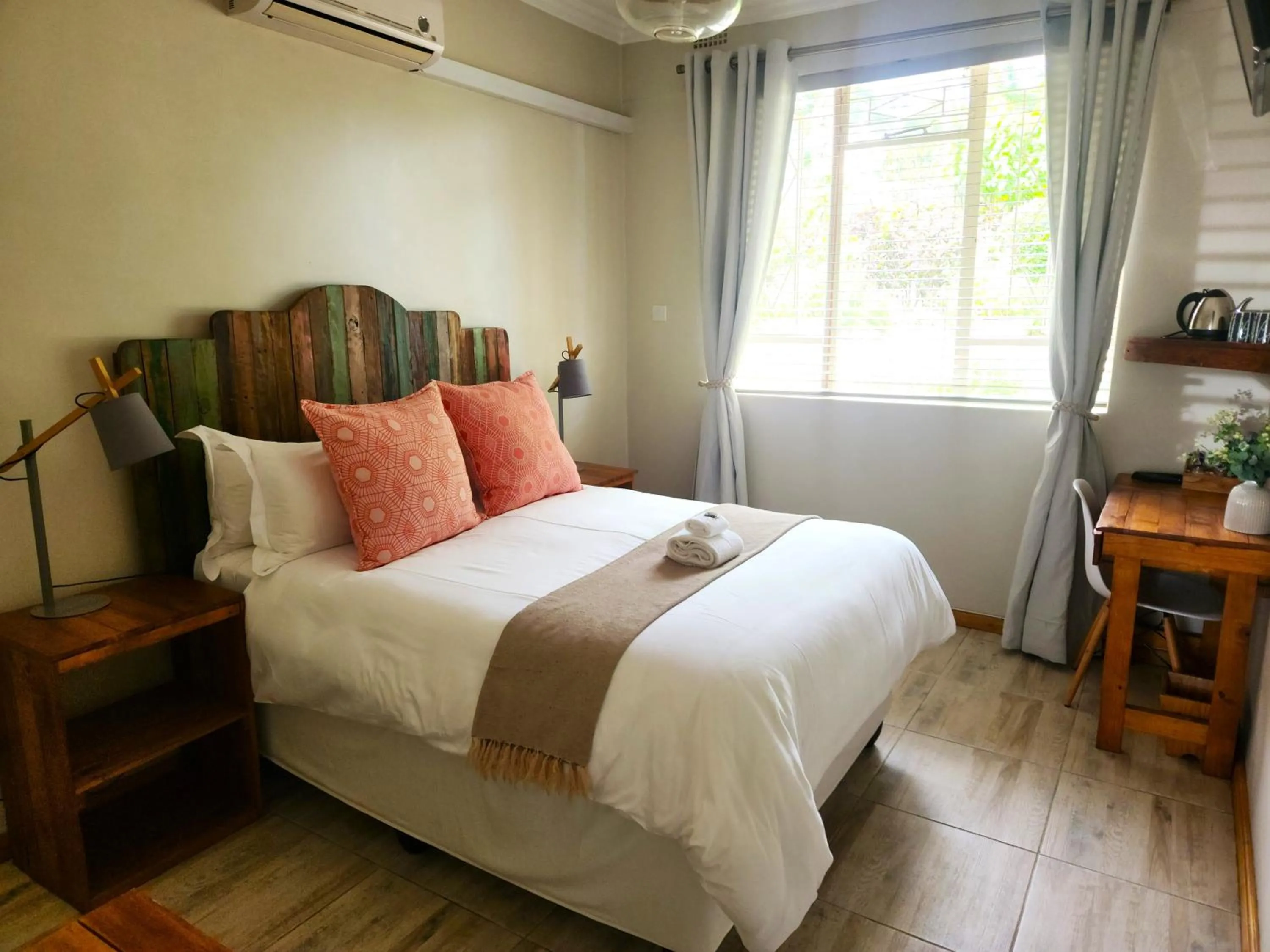 Photo of the whole room, Bed in Mijn Kitchen Coffee Shop and B&B