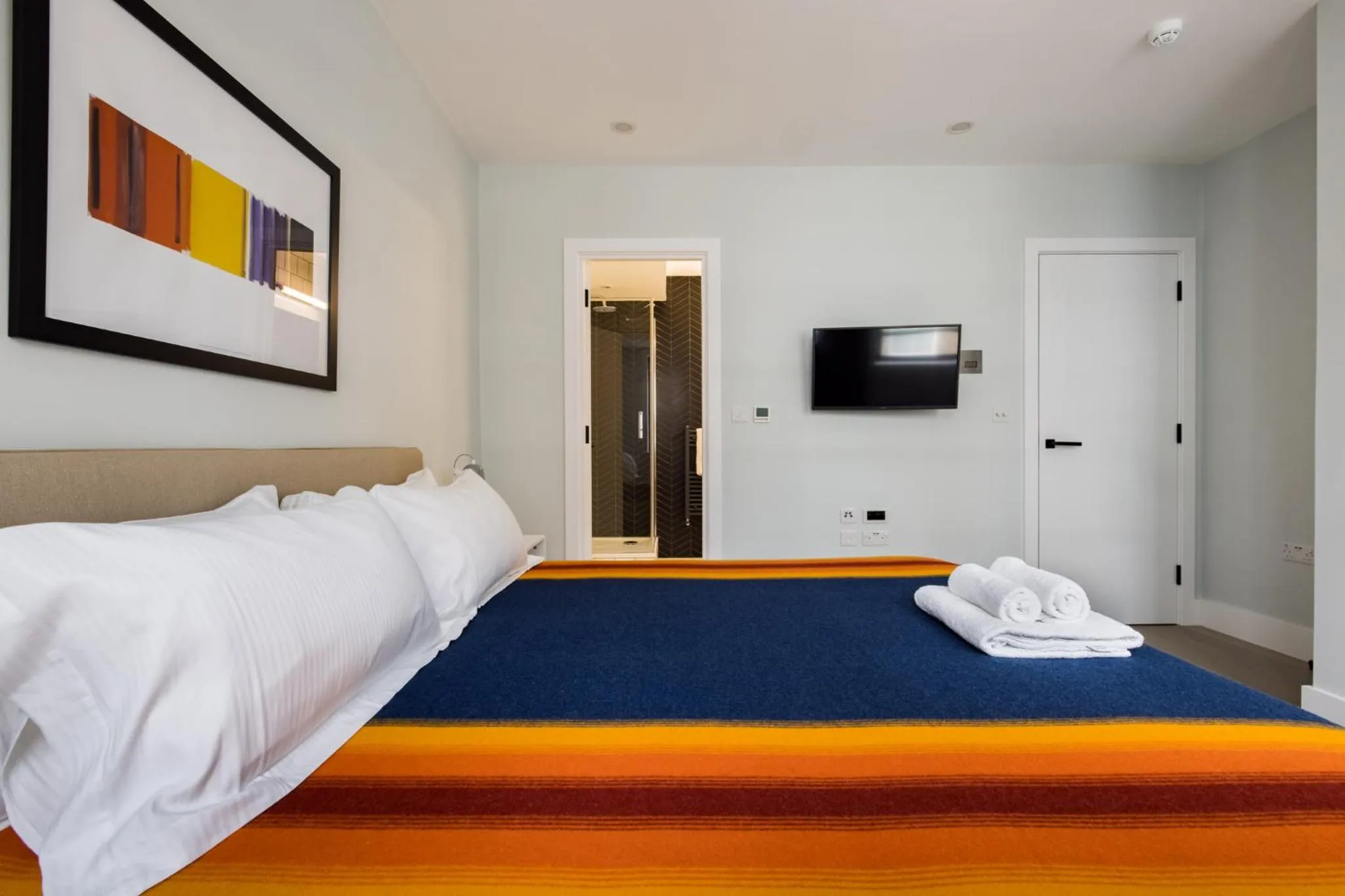 TV and multimedia, Bed in Hausd - Leicester Square