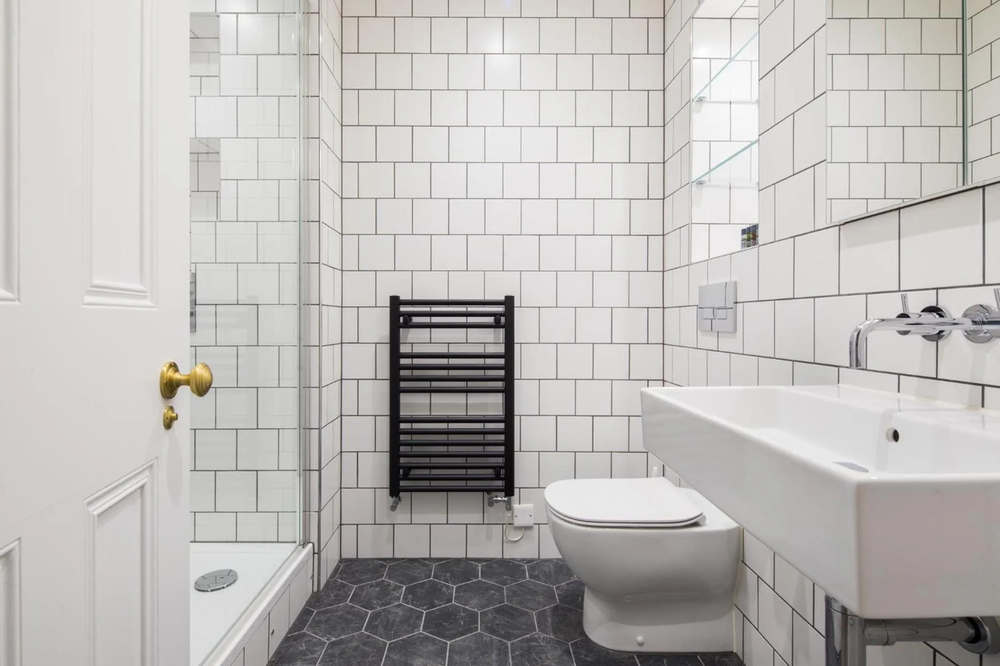 Shower in Hausd - Leicester Square