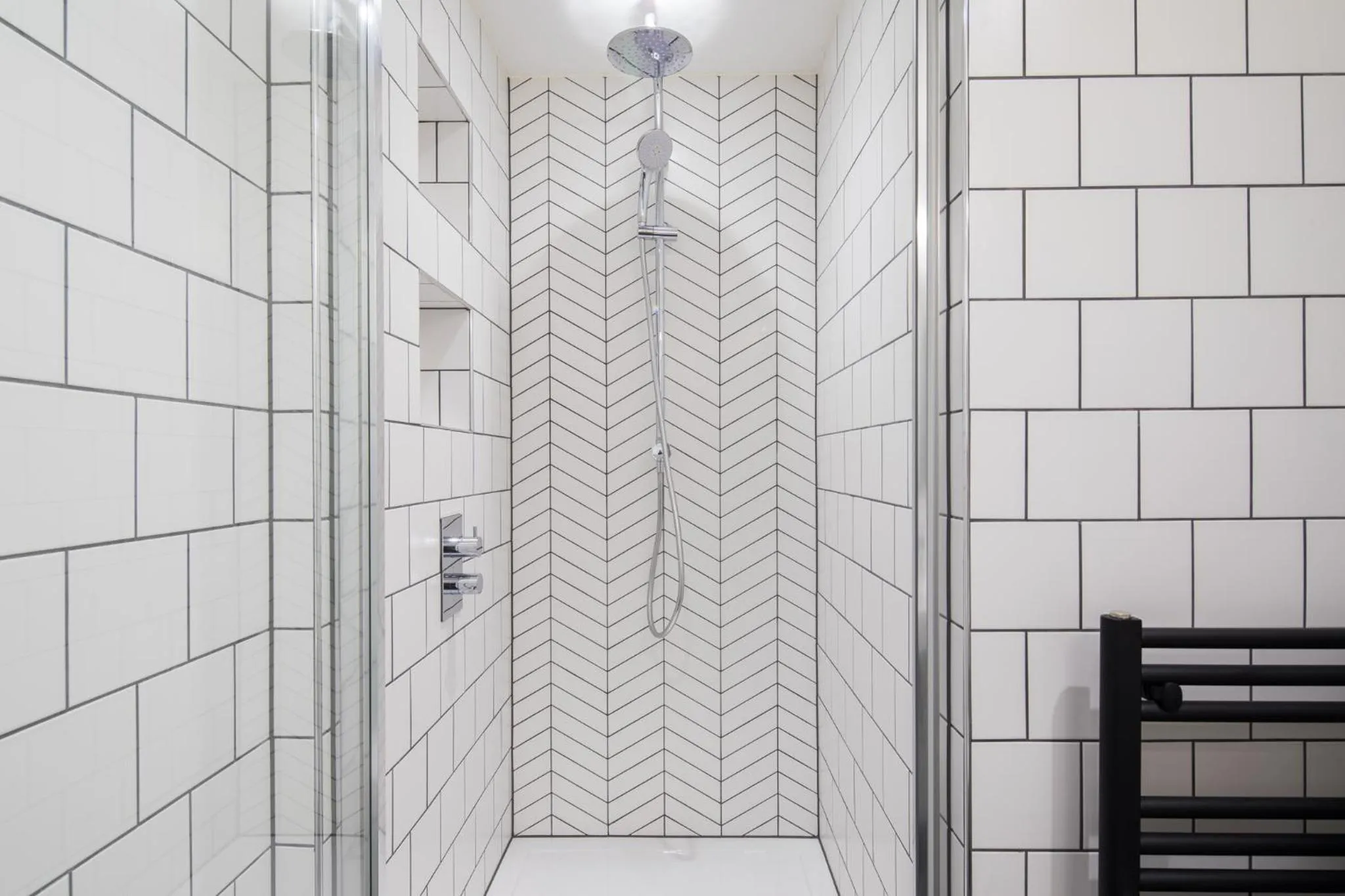 Shower in Hausd - Leicester Square