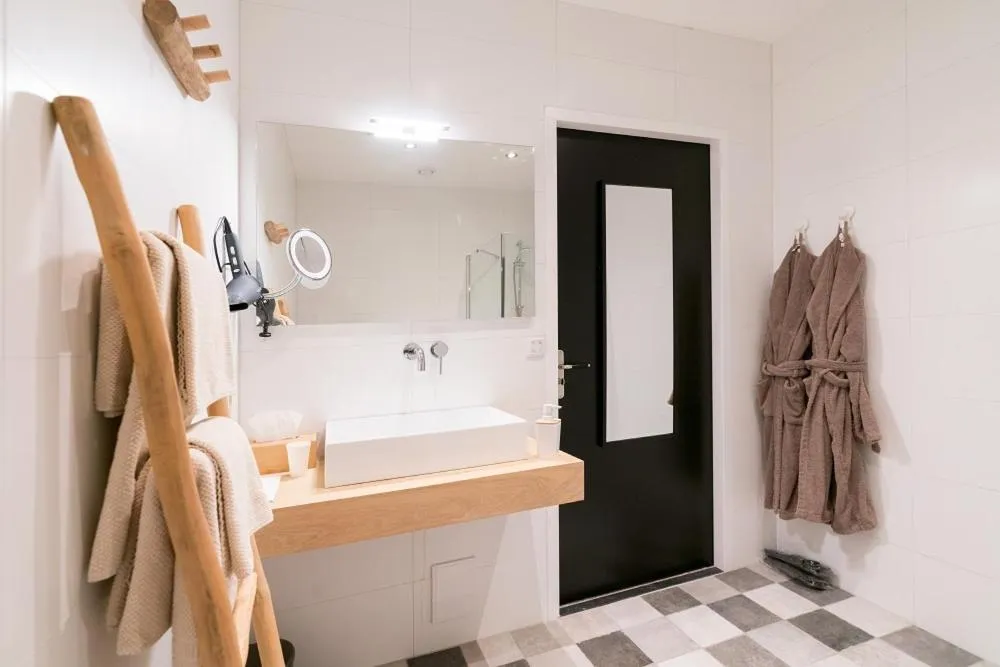 Shower in B&B De Dorpshoeve