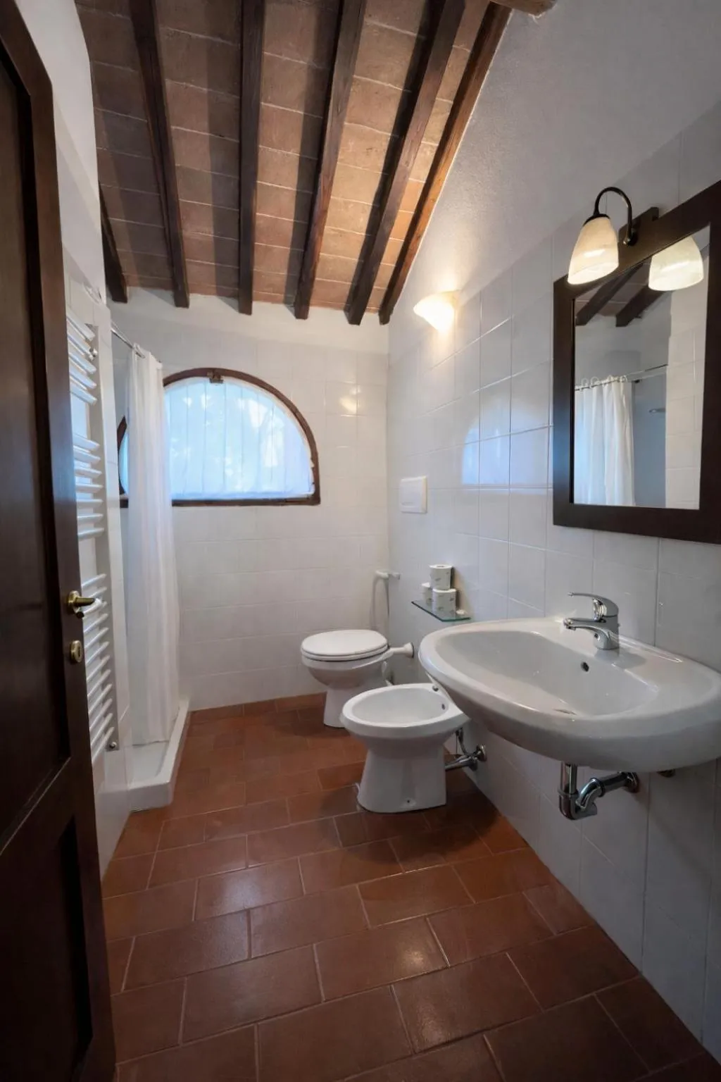 Shower in Fattoria Agriturismo Nerbona