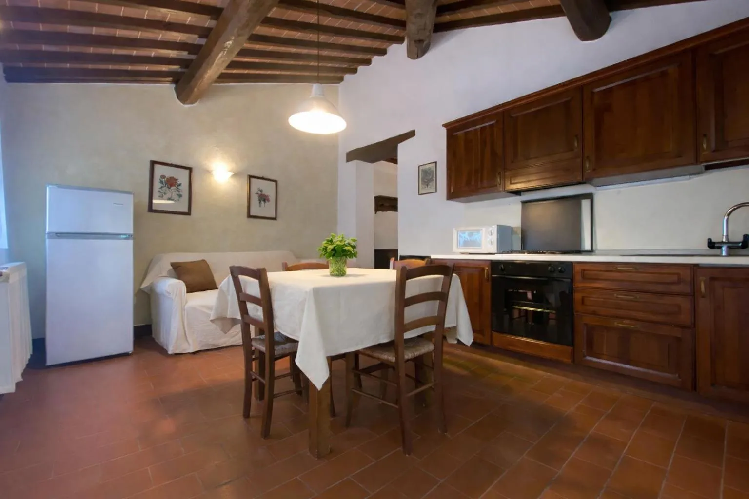Kitchen or kitchenette in Fattoria Agriturismo Nerbona