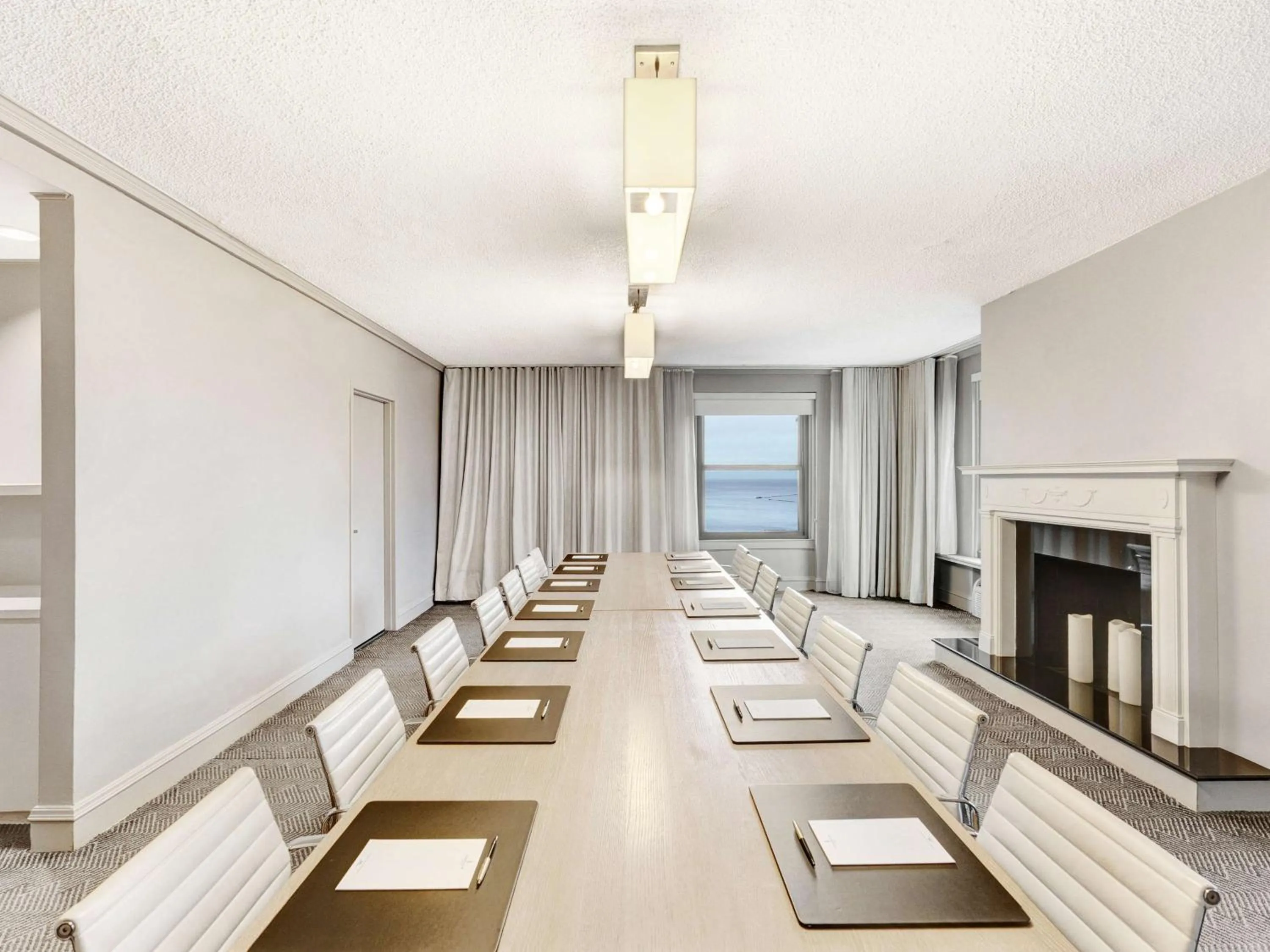 Meeting/conference room in Ambassador Chicago, part of JdV by Hyatt