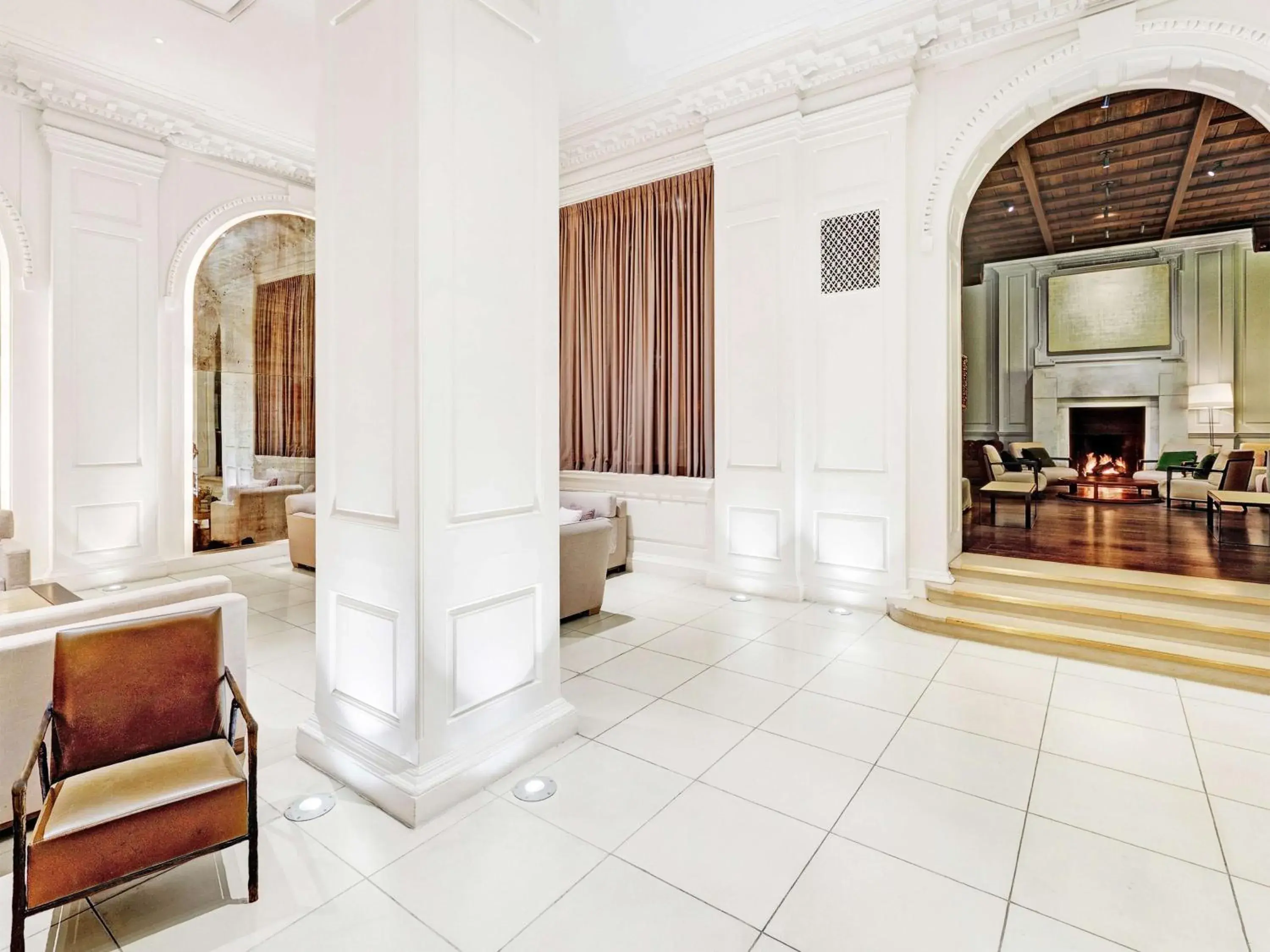 Lobby or reception in Ambassador Chicago, part of JdV by Hyatt Lobby or reception in Ambassador Chicago, part of JdV by Hyatt