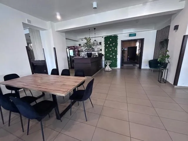 Restaurant/places to eat in Veloria