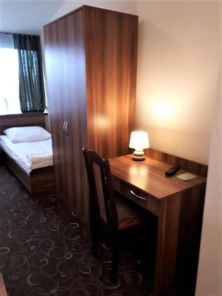 Photo of the whole room in Veloria