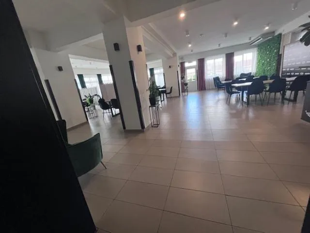 Restaurant/places to eat in Veloria