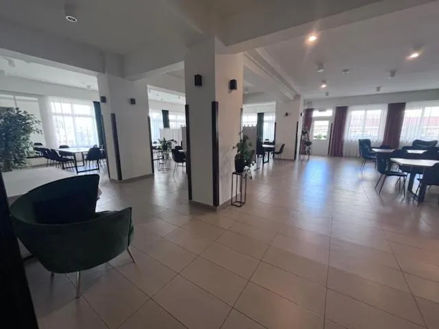 Restaurant/places to eat in Veloria