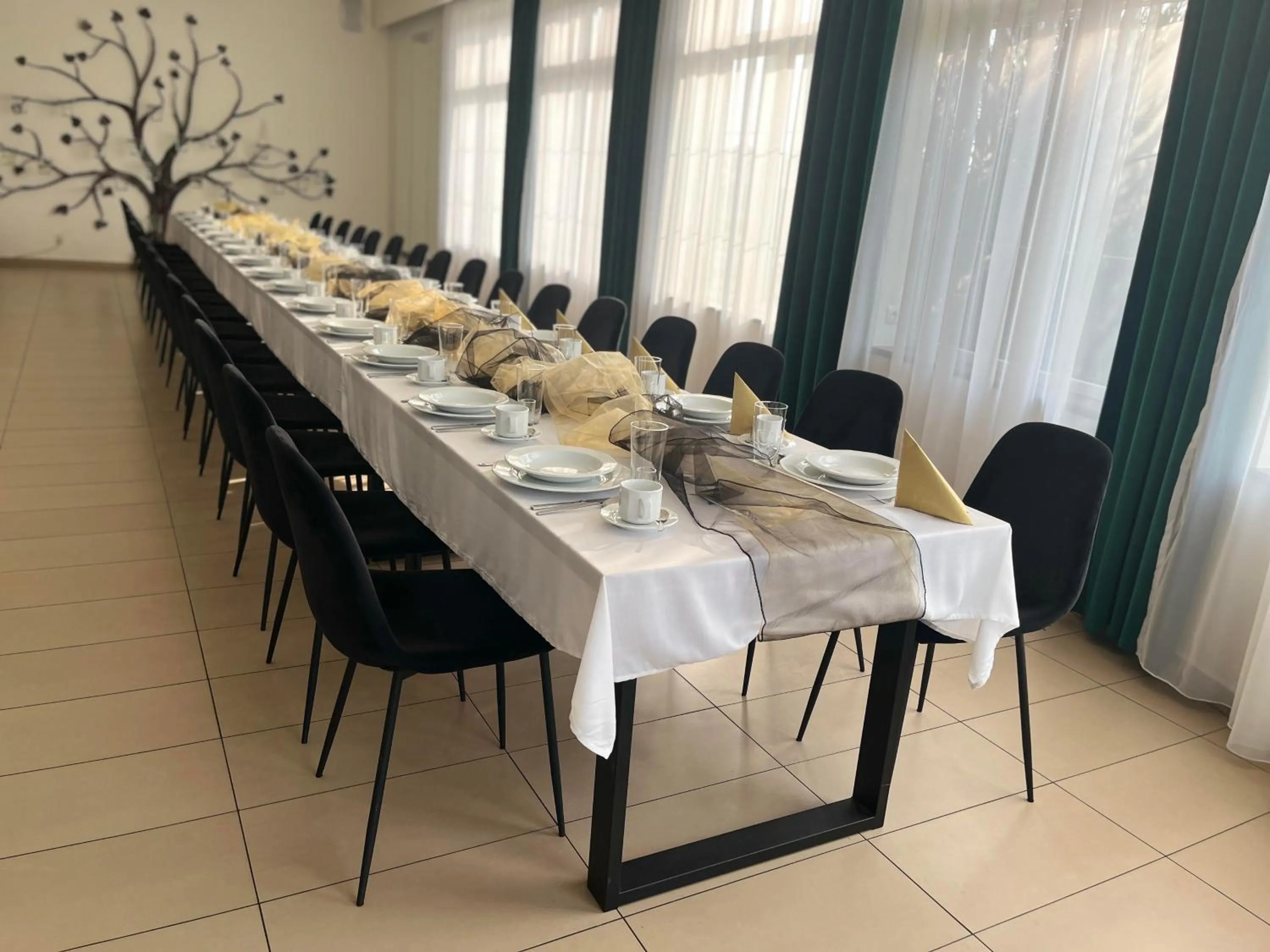 Restaurant/places to eat in Veloria