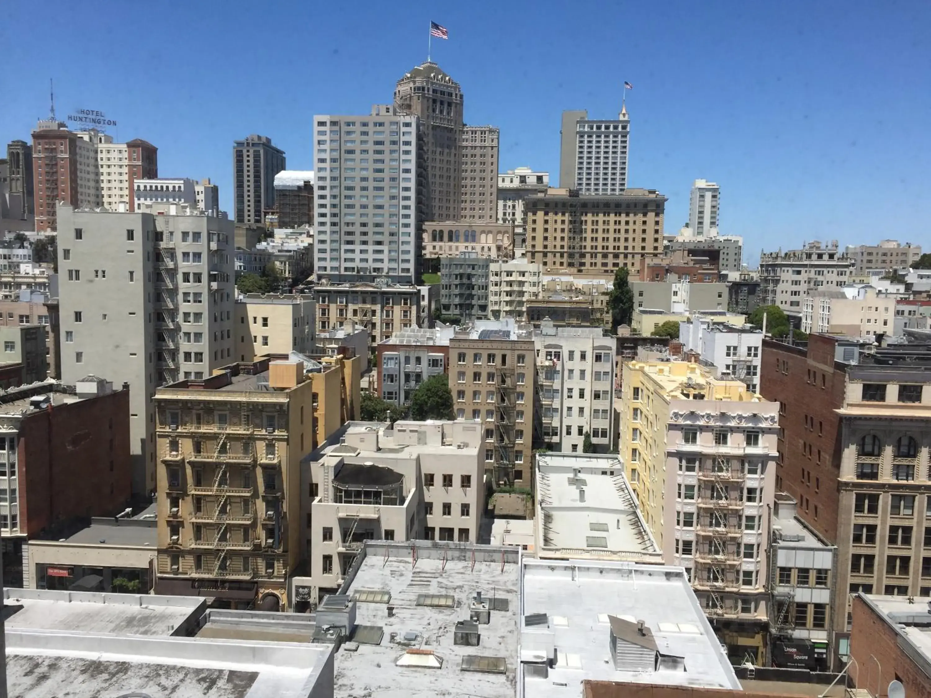 City view in Kensington Park Hotel City view in Kensington Park Hotel