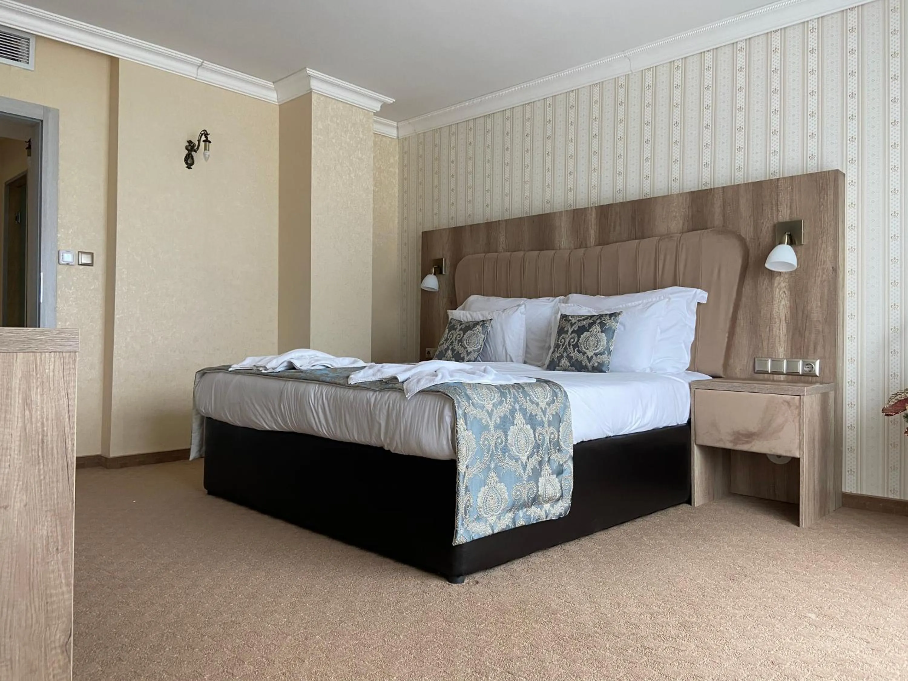 Photo of the whole room, Bed in Katalina SPA Resort