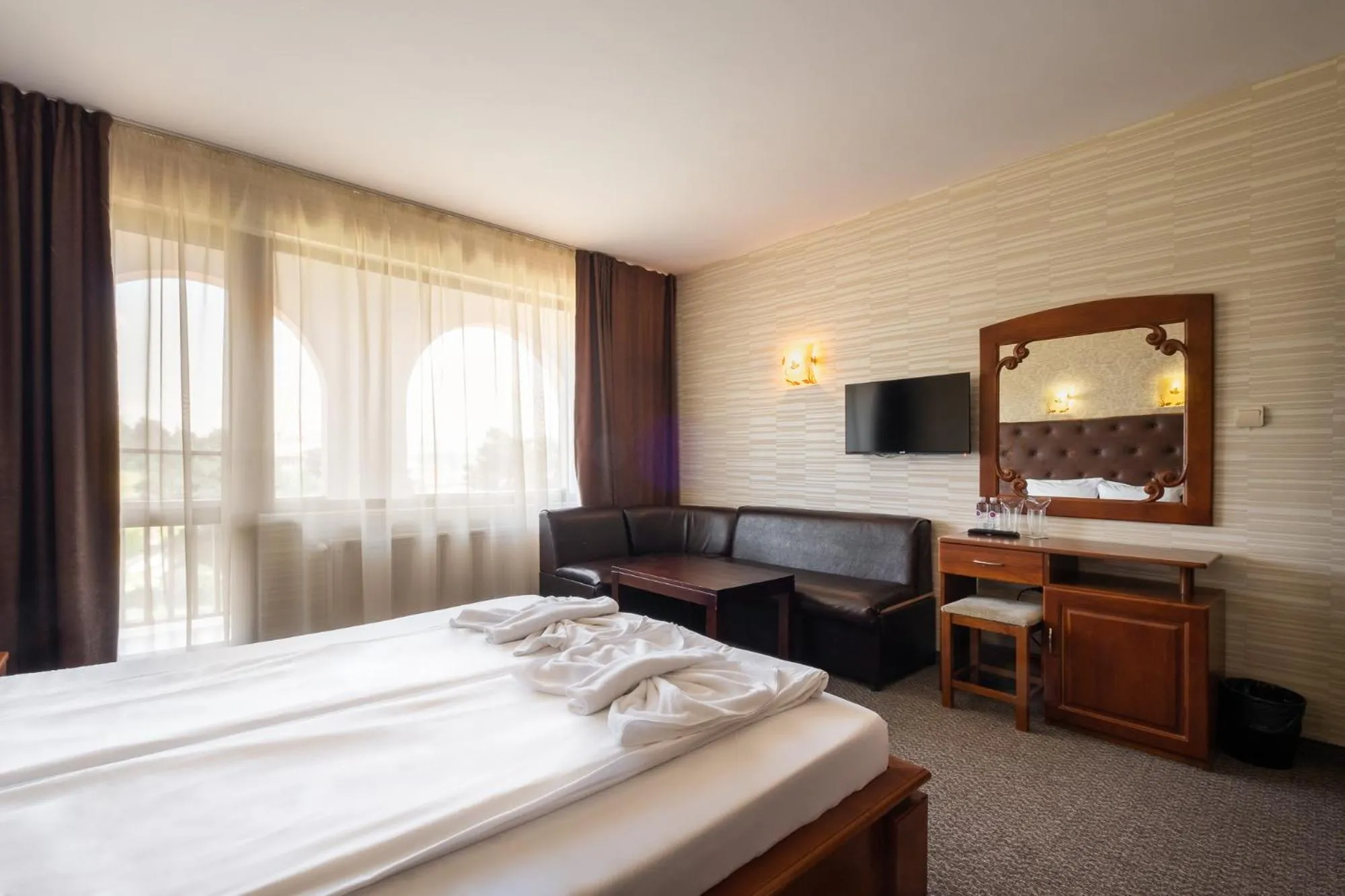 Bedroom, Bed in Katalina SPA Resort